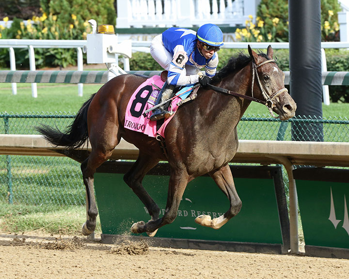 Dennis' Moment wins the 2019 Iroquois Stakes at Churchill Downs