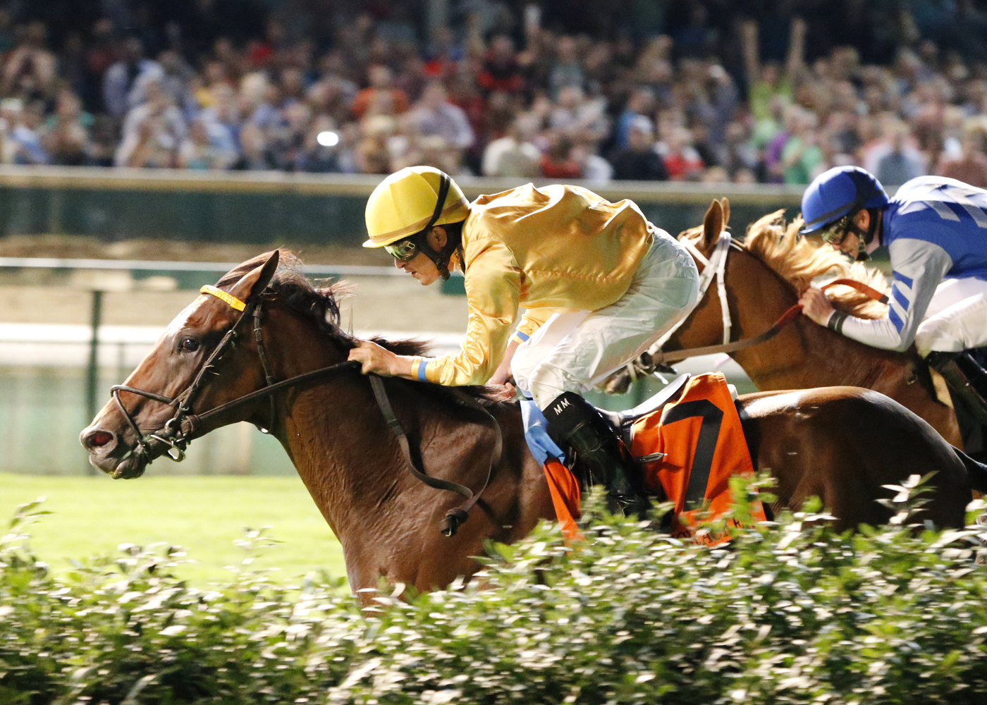 Departing wins the Firecracker