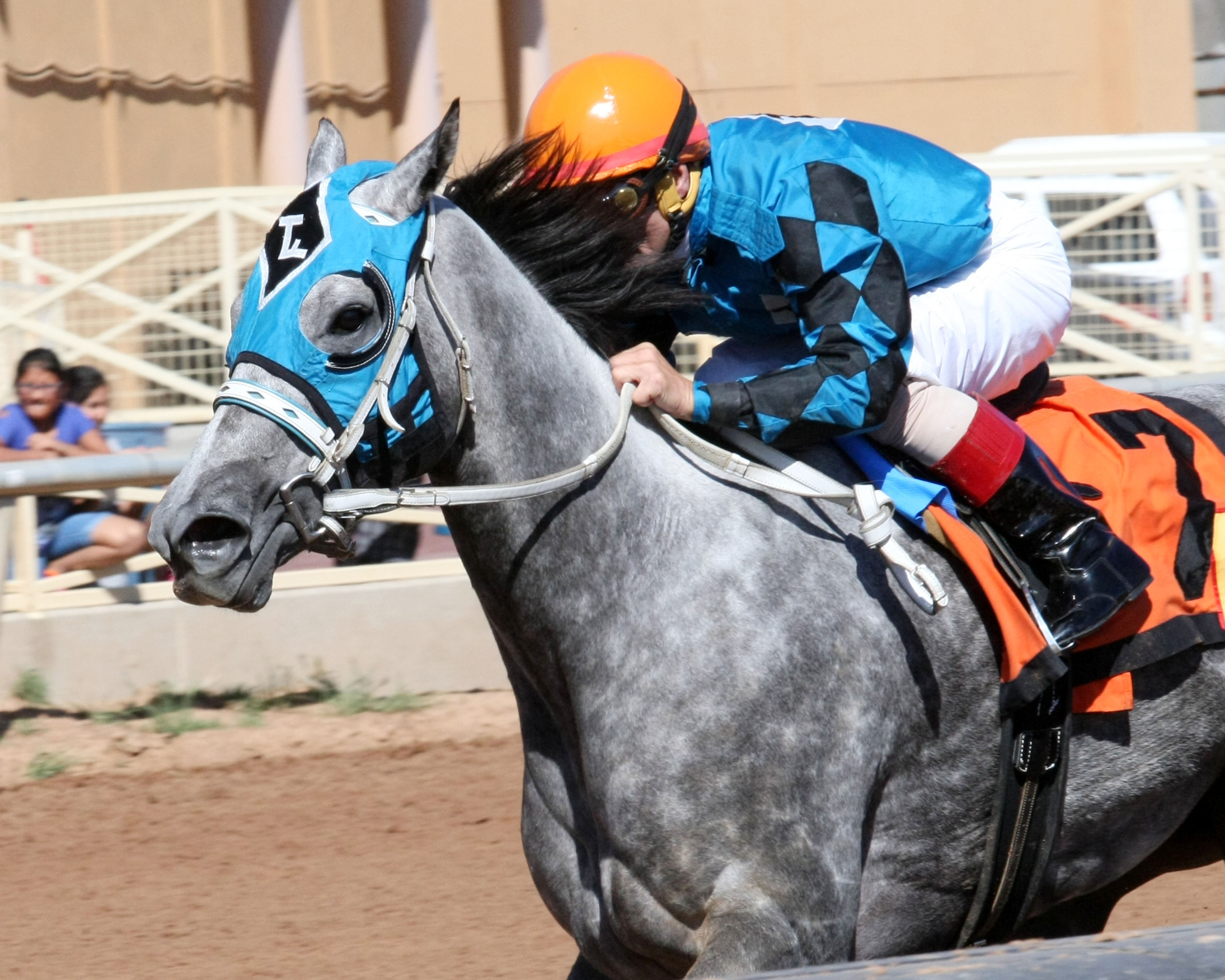 Diabolical Dame wins the 2016 New Mexico Classic Cup