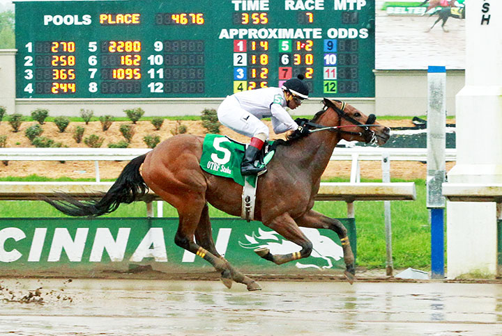 Diamond Dust wins the 2019 Tall Stack Stakes