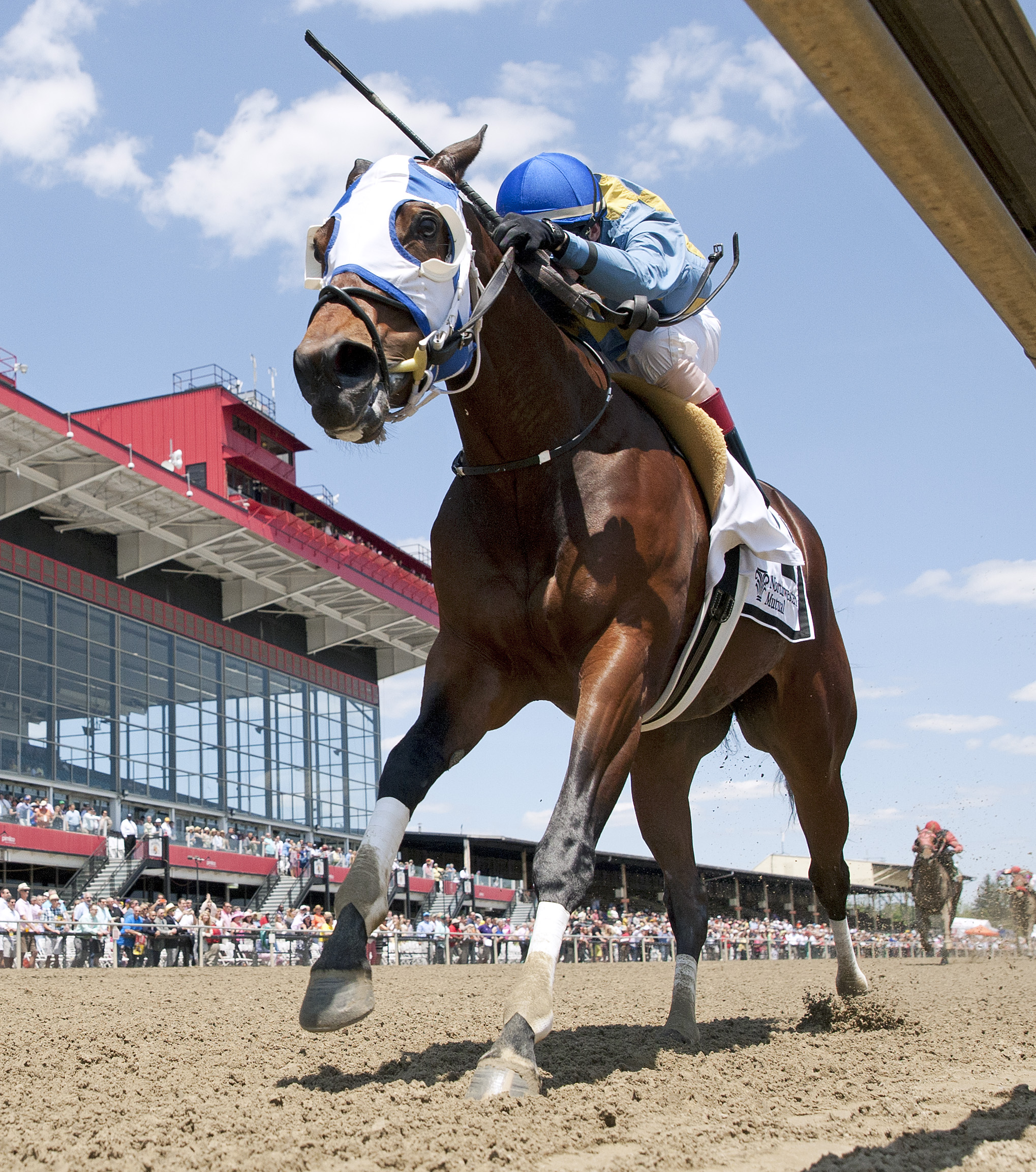 Disco Chick wins the Skipat Stakes