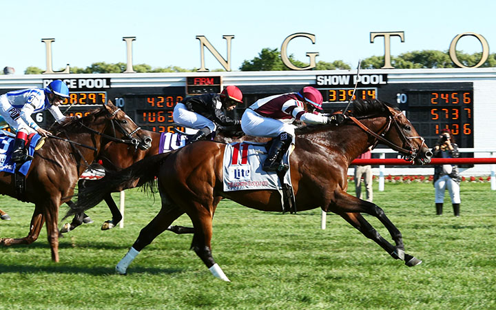 Divisidero wins the 2018 Arlington Handicap