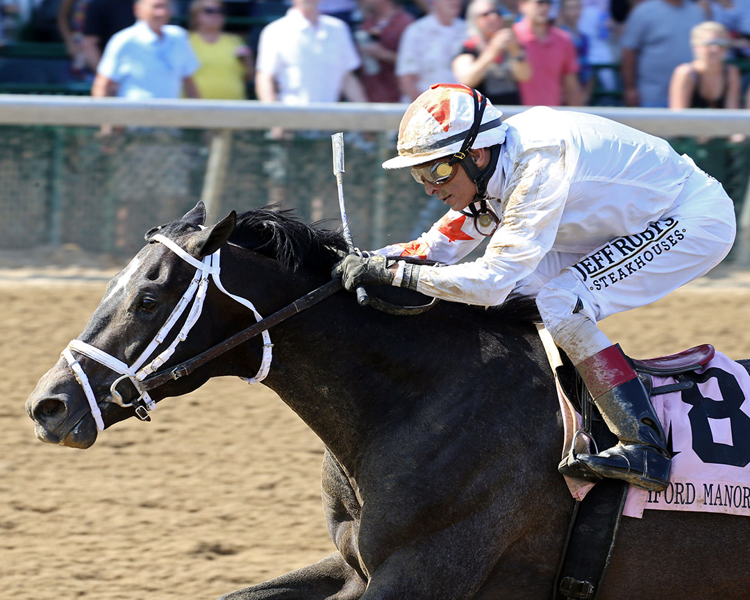 Double Thunder wins the 2021 Bashford Manor Stakes at Churchill Downs