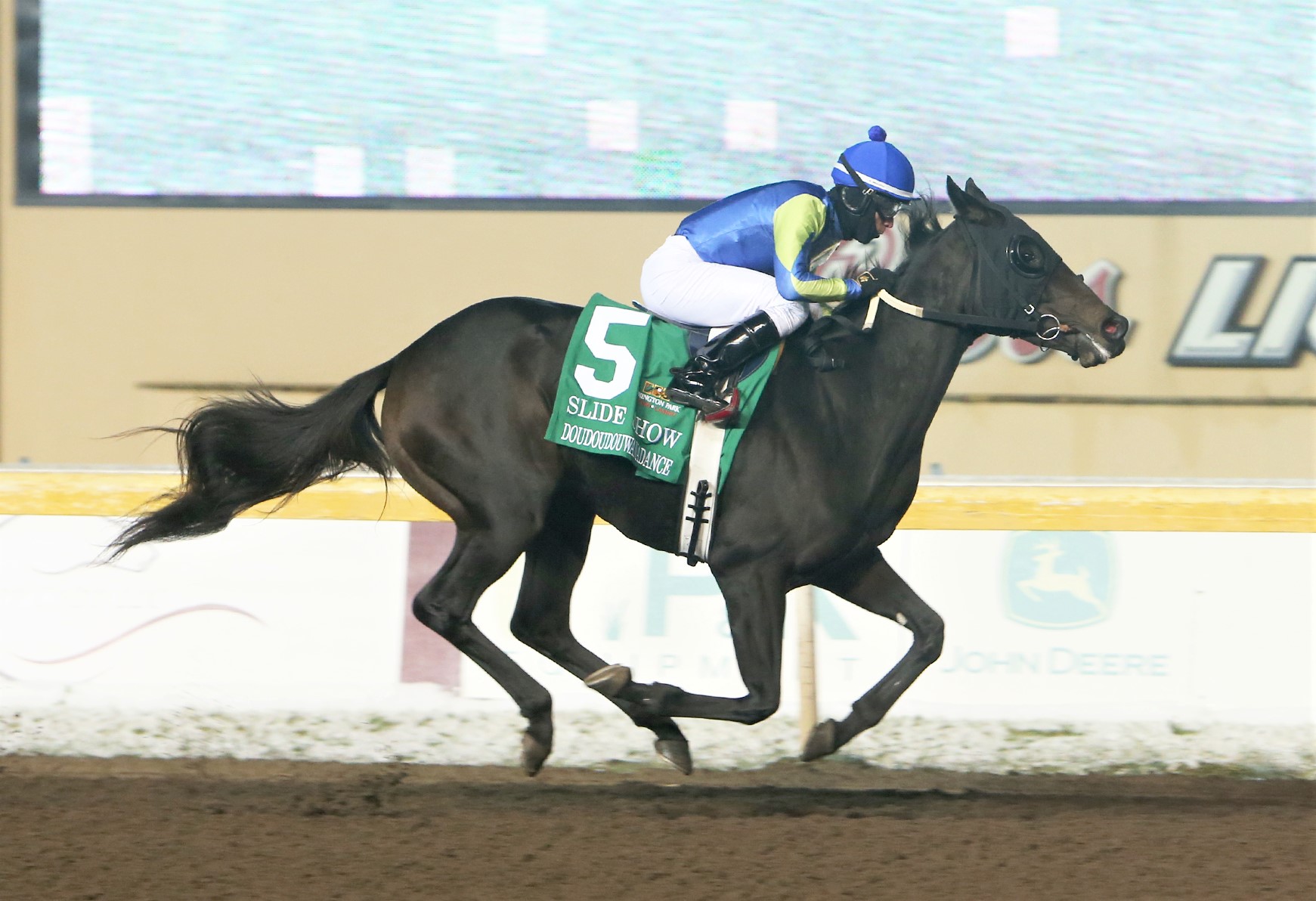 Doudoudouwanadance wins the Slide Show at RP Nov 11 2022