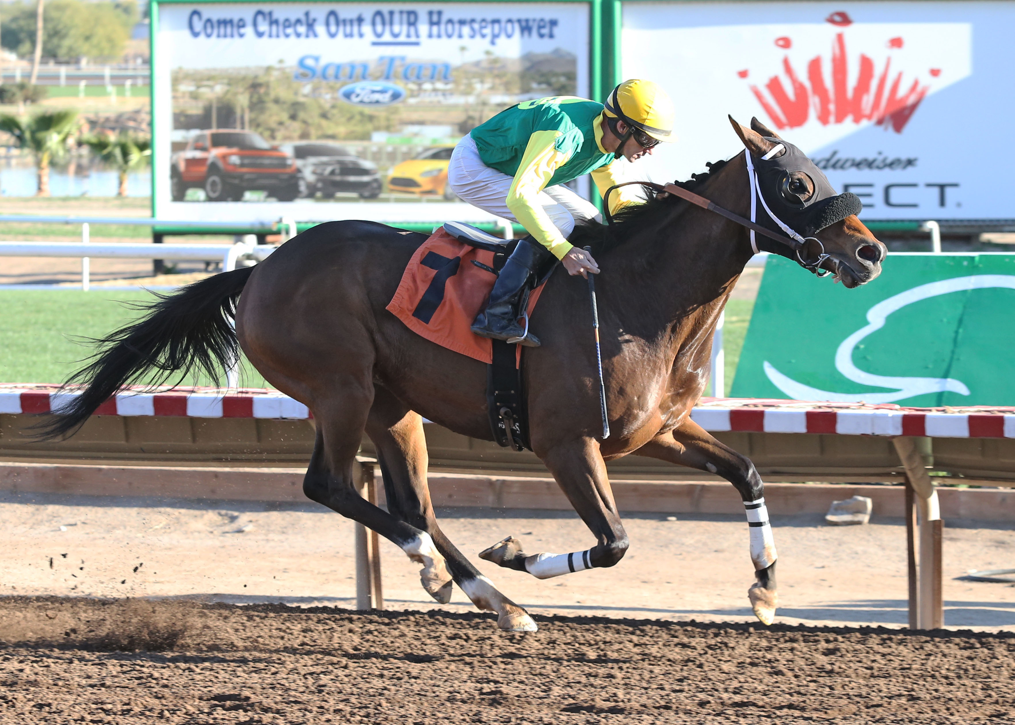 E Z Kitty wins the Kachina Handicap