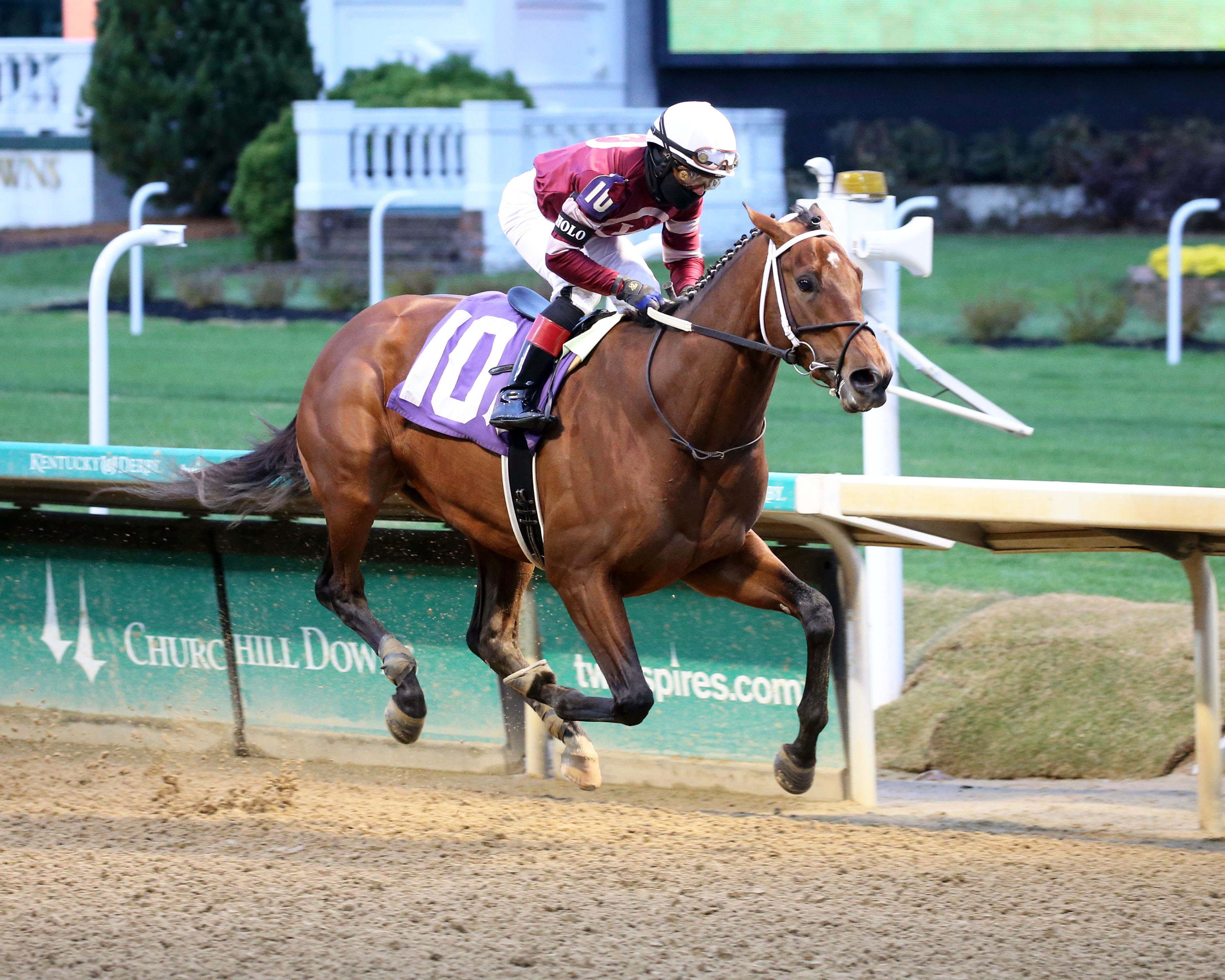 Epicenter rompiendo su maiden en Churchill Downs