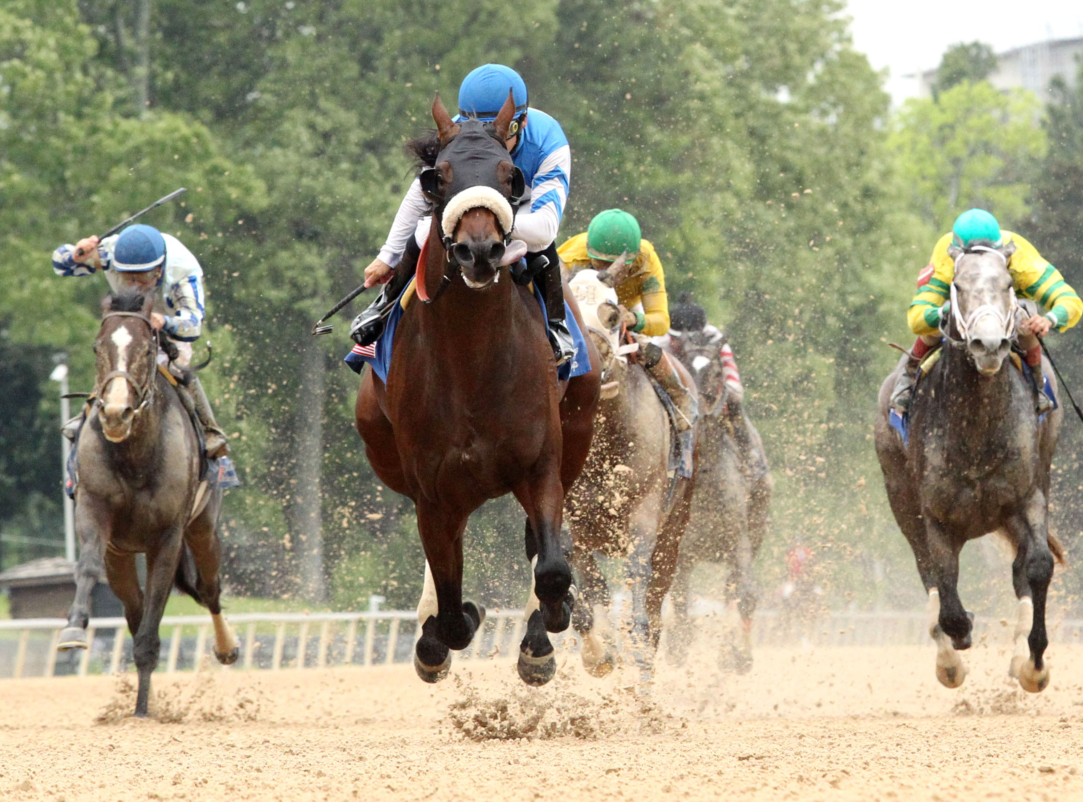 Effinex wins the Oaklawn Handicap