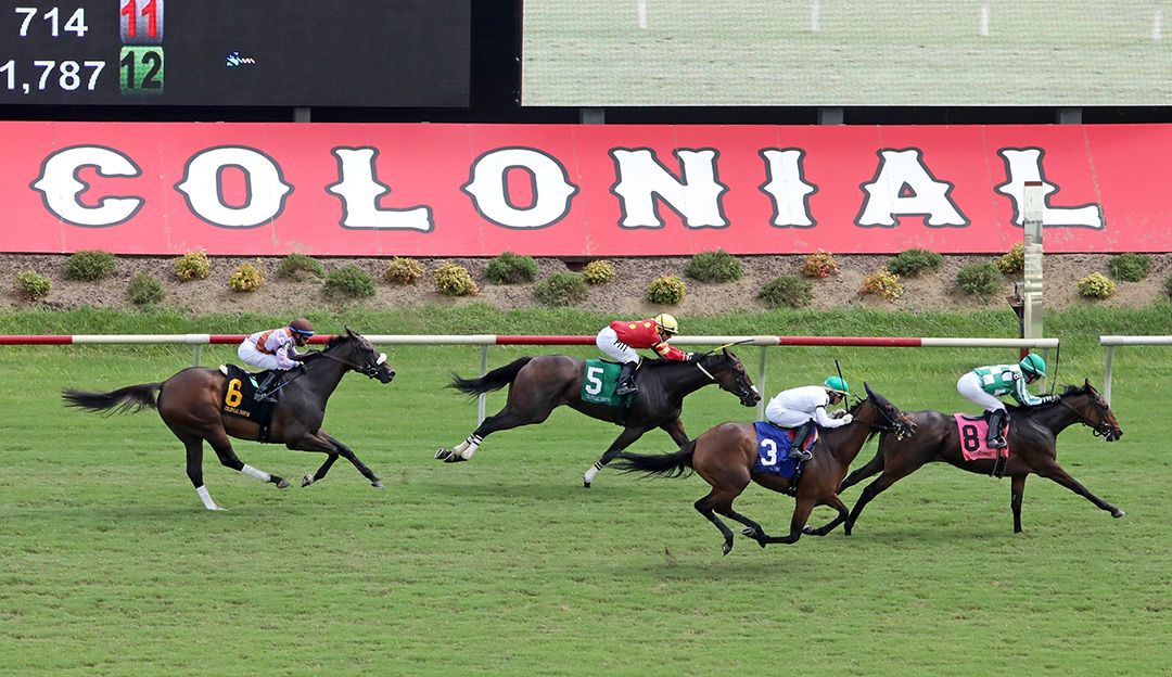 Colonial Downs turf racing