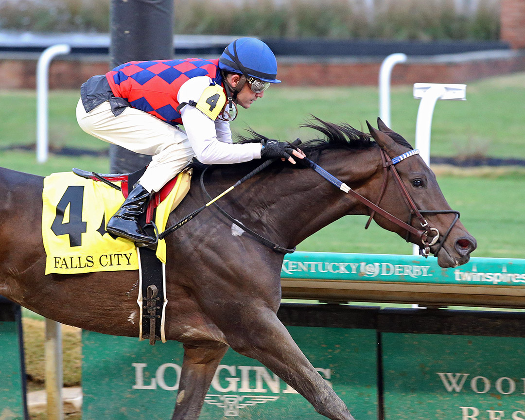 Envoutante wins the 2021 Falls City Stakes at Churchill Downs