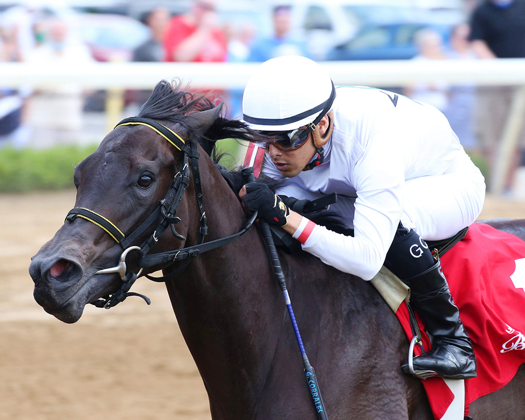 Esplanande wins the 2020 Hoover Stakes at Belterra Park