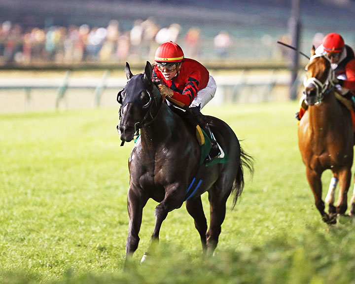Extravagant Kid wins the 2019 Mighty Beau Stakes at Churchill Downs