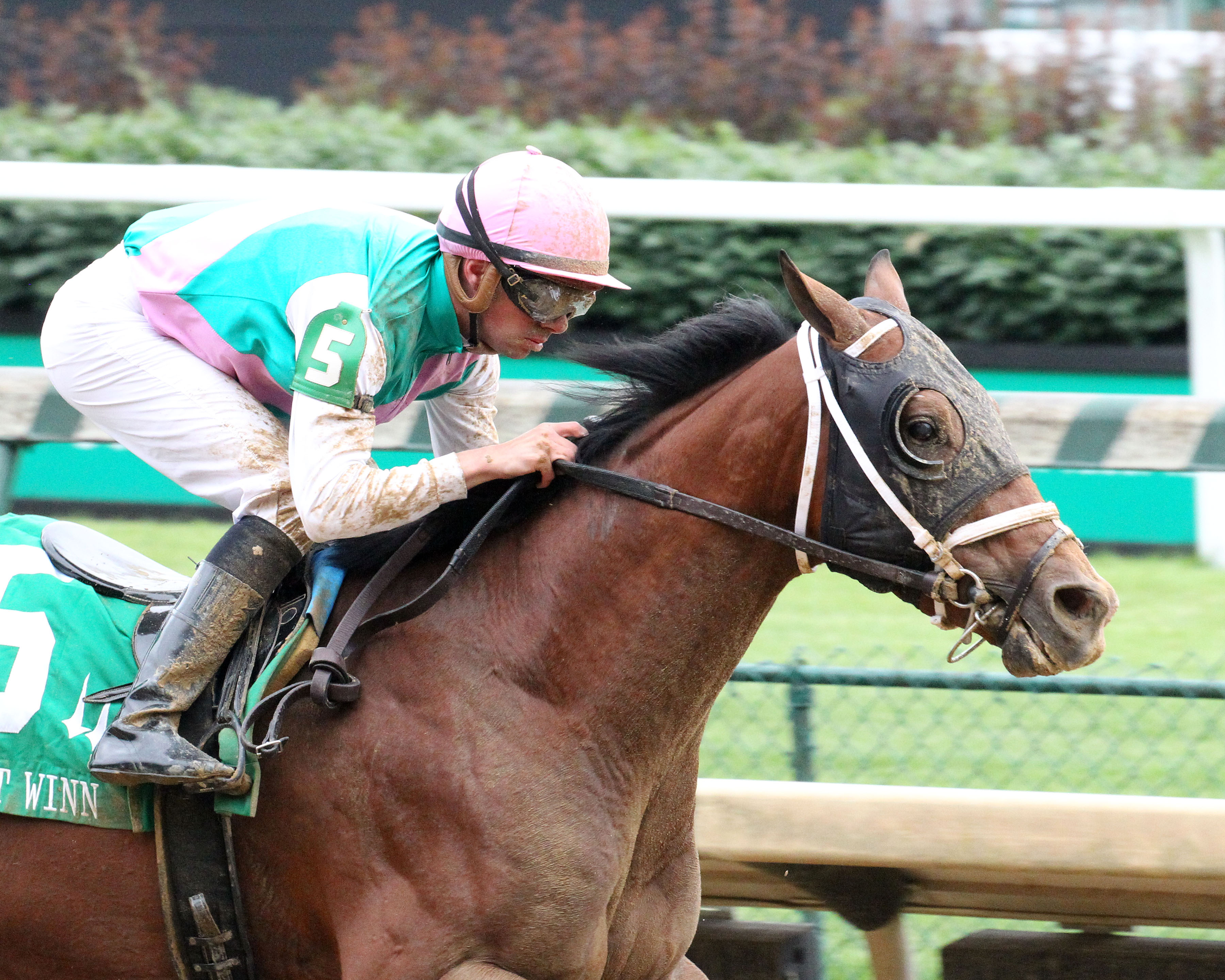 Fulsome wins the Matt Winn 5-29-2021