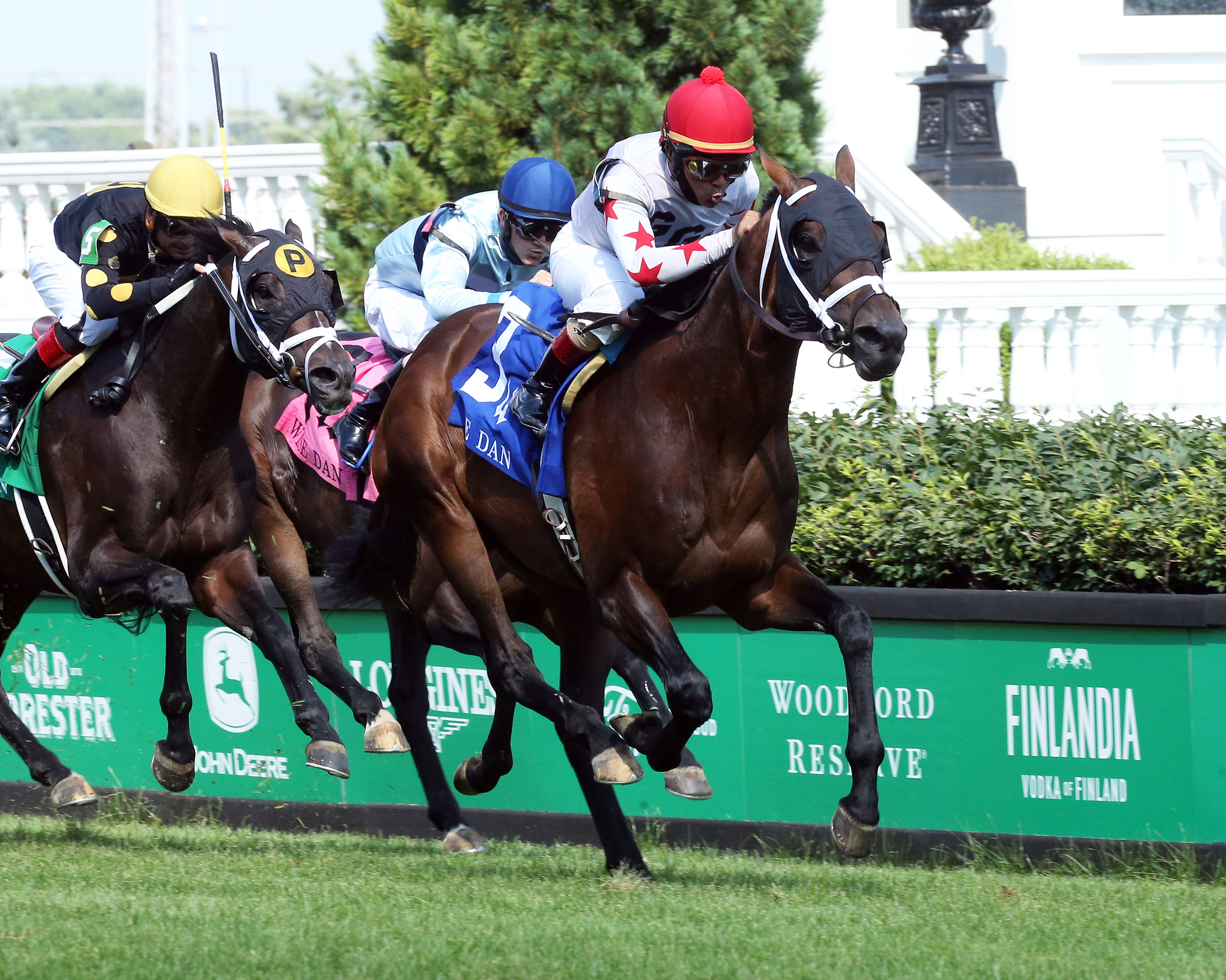 Factor This wins the Wise Dan at Churchill Downs