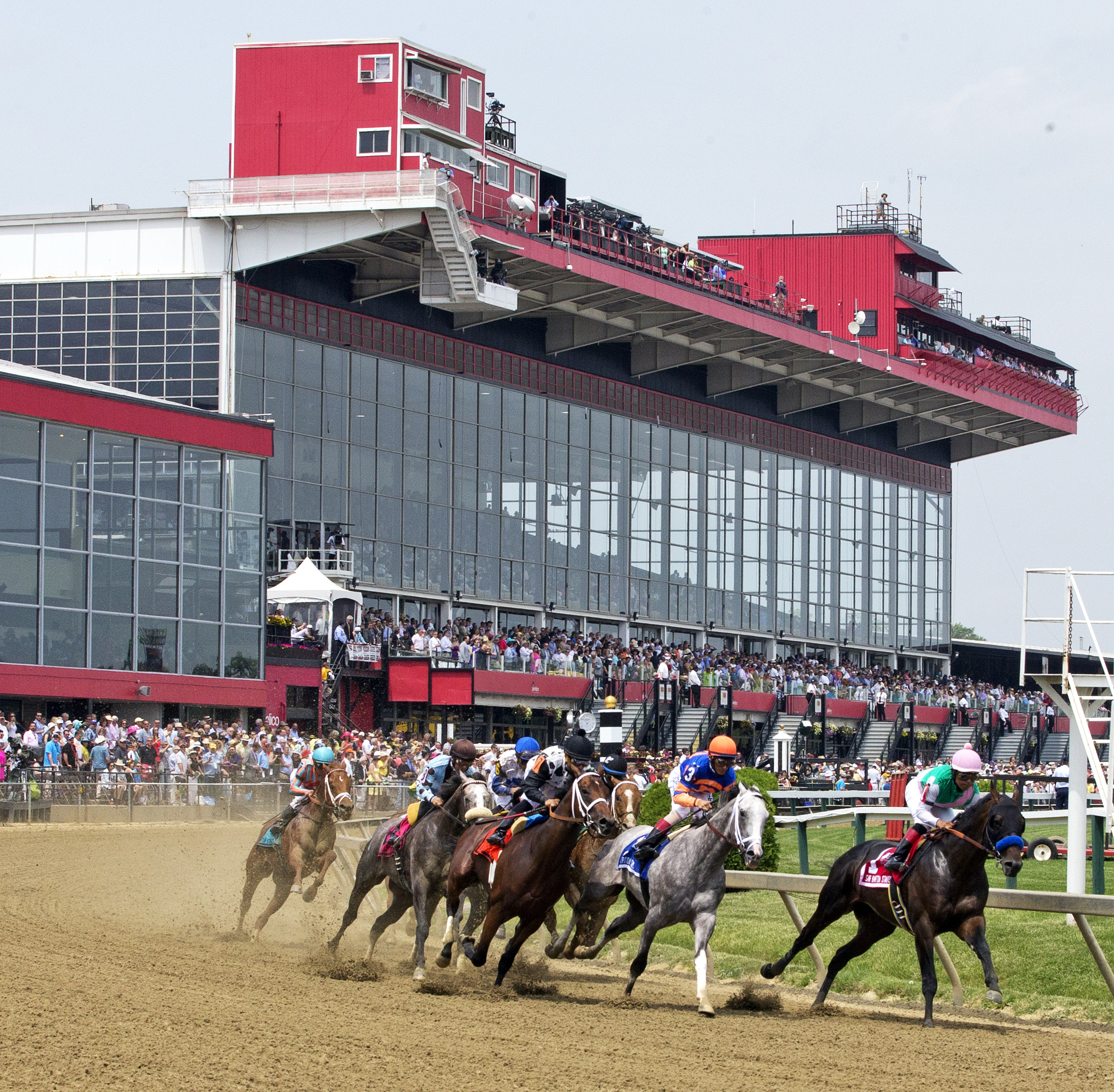Pimlico dirt race on Preakness Day
