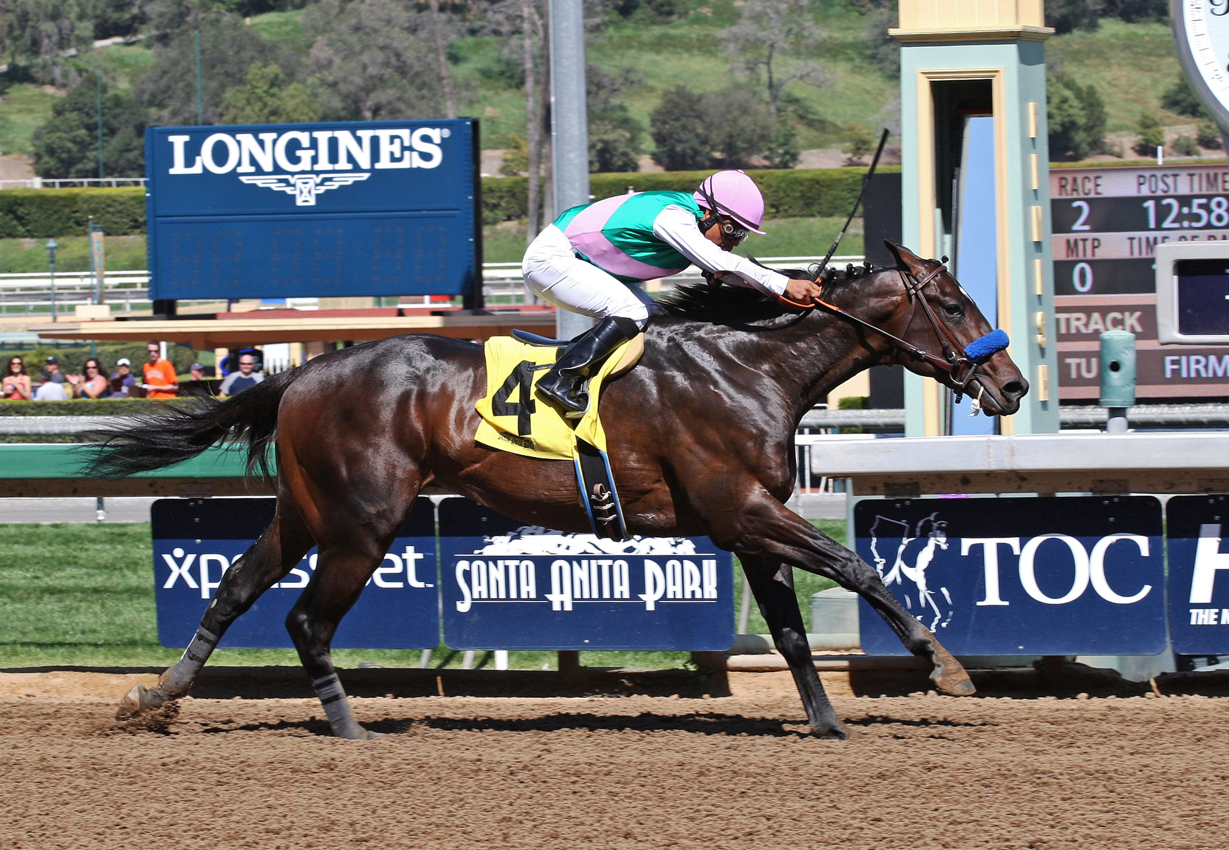 Fame and Power wins a maiden race