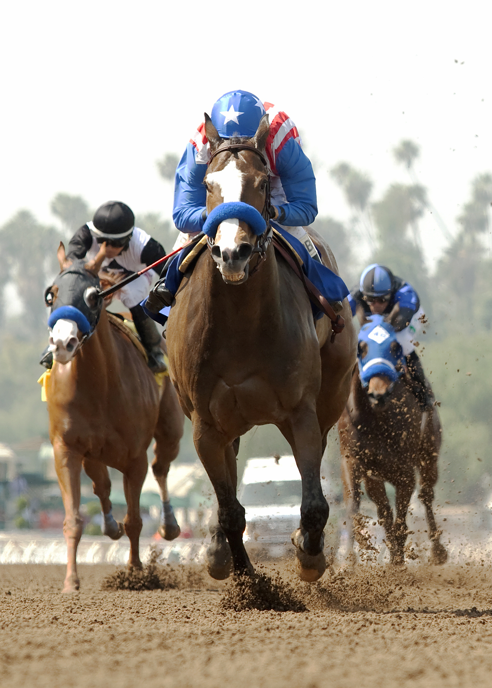 Fantastic Style wins the Las Flores Stakes