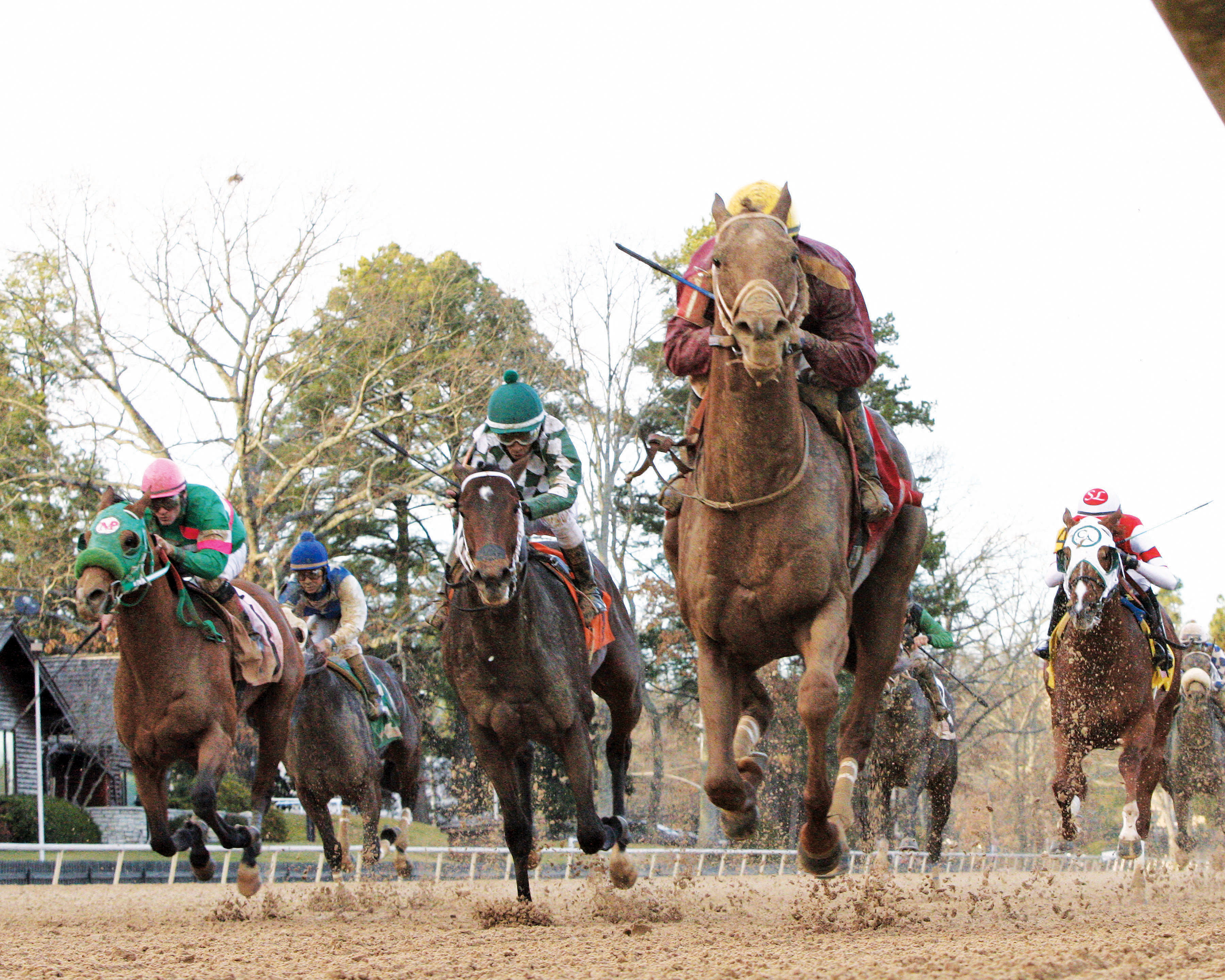 Far Right wins the Smarty Jones