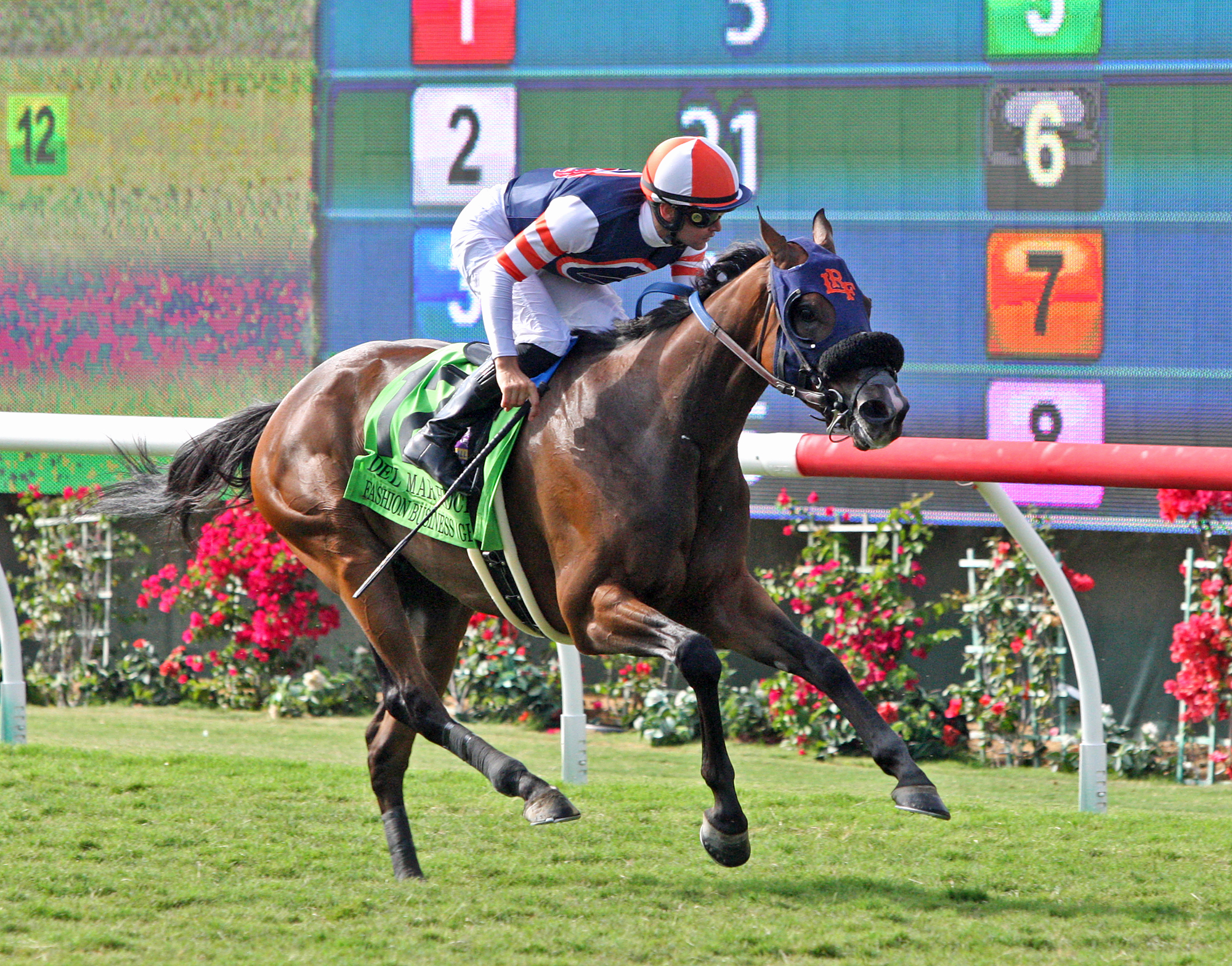 Fashion Business wins the 2018 Del Mar Handicap