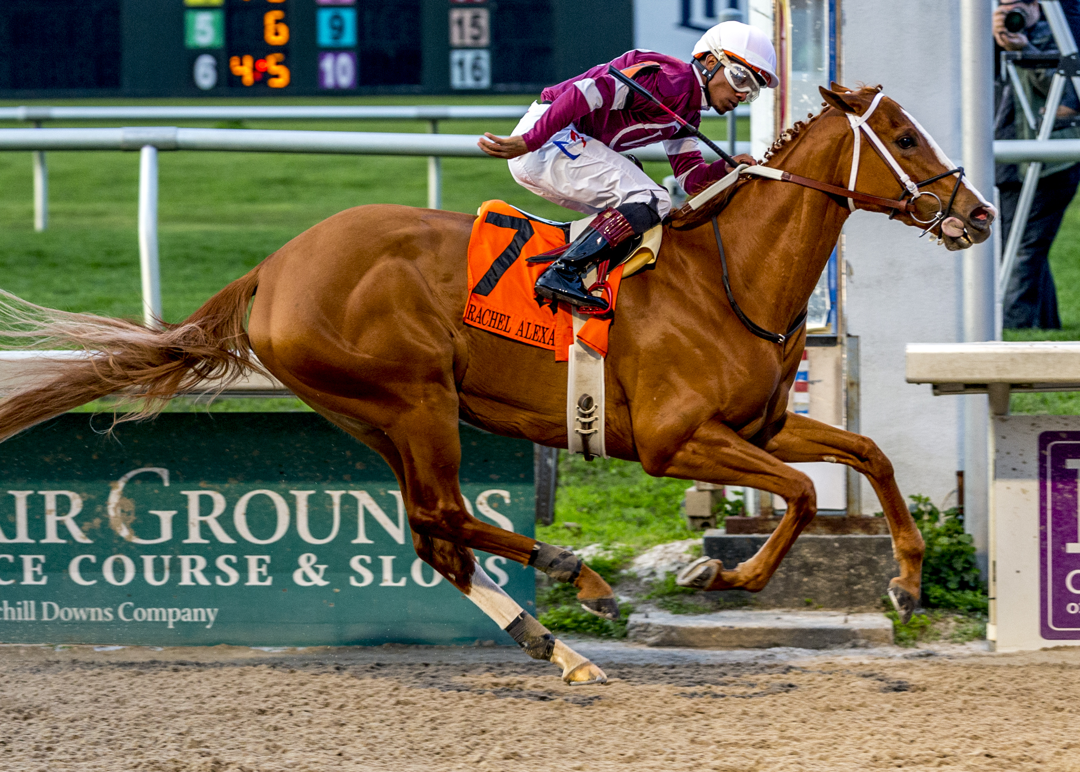 Finite wins the 2020 Rachel Alexandra Stakes