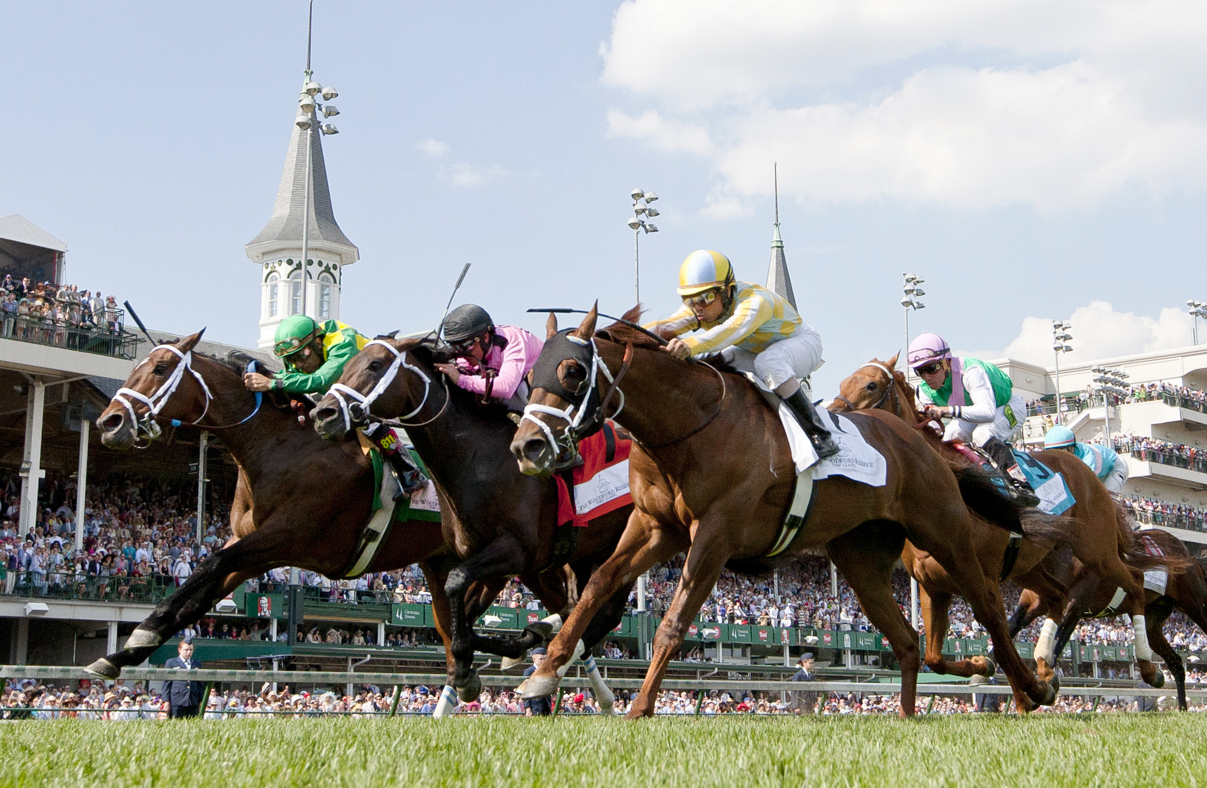 Finnegans Wake wins the Woodford Reserve Turf Classic Stakes