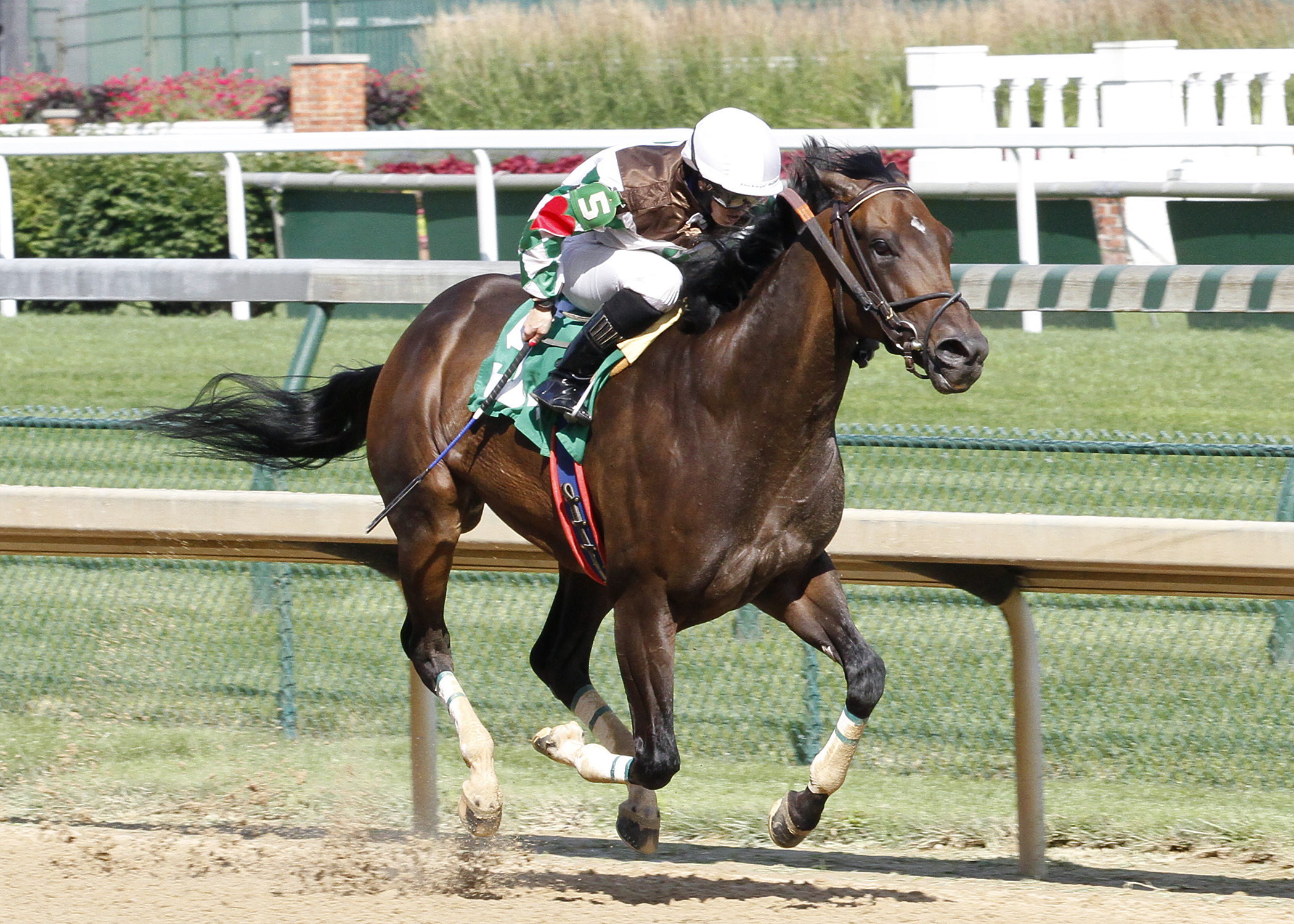 Sophie Doyle wins the Roxelana aboard Fioretti