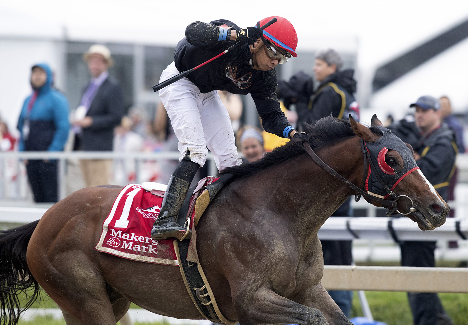 Fire Away wins the 2018 Dixie Stakes
