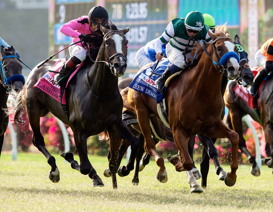 Crew Dragon (right) finishes second to Flashiest in the 2021 Oceanside Stakes at Del Mar