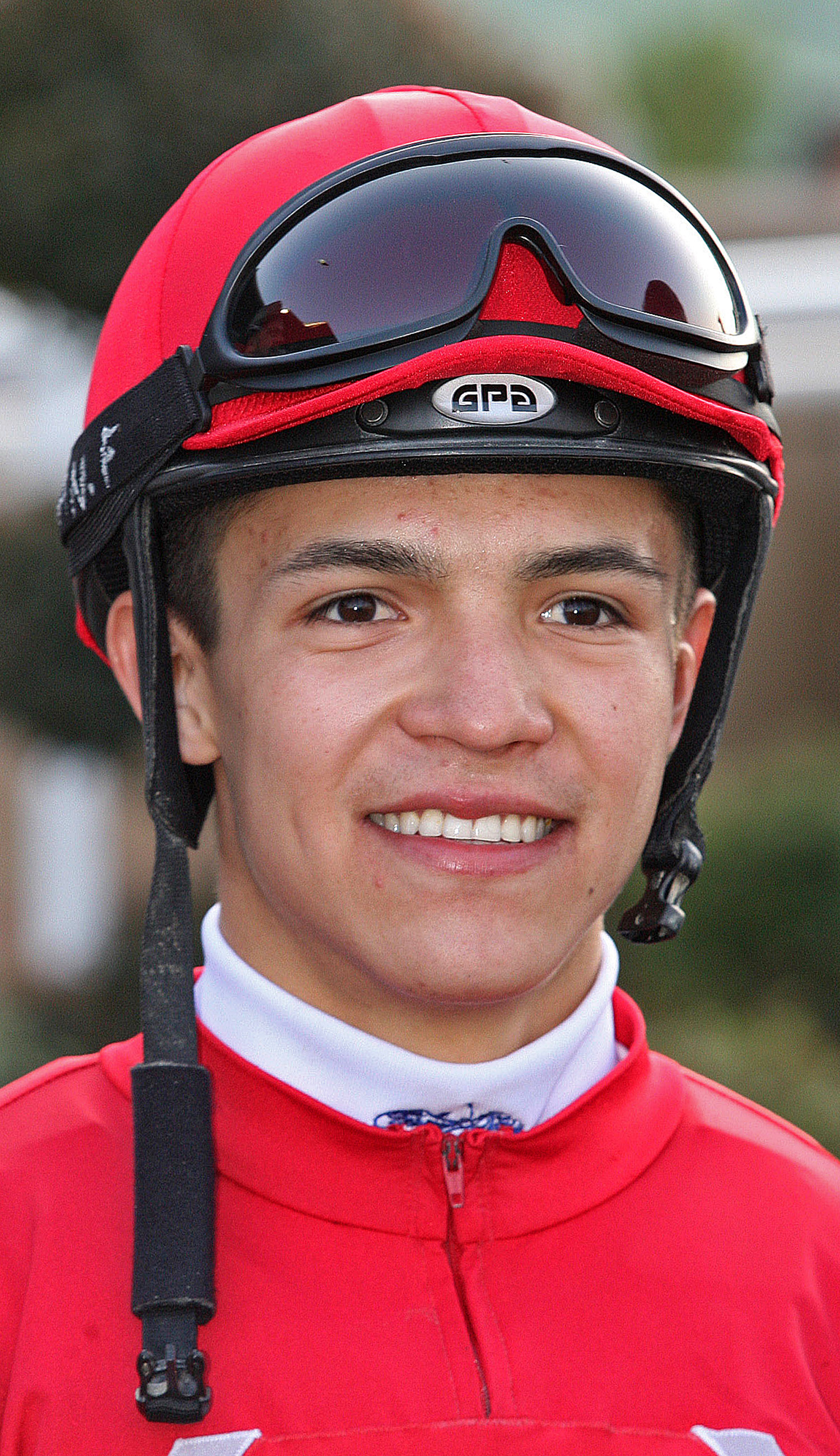 Eswan Flores headshot