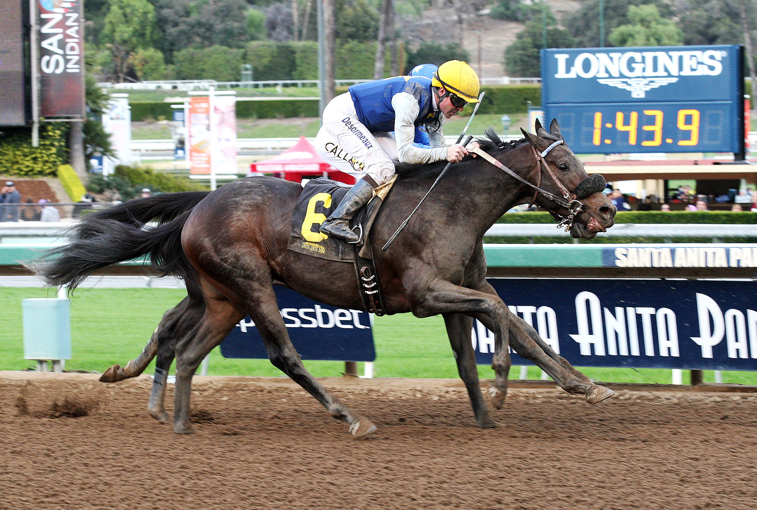French Getaway wins a maiden race