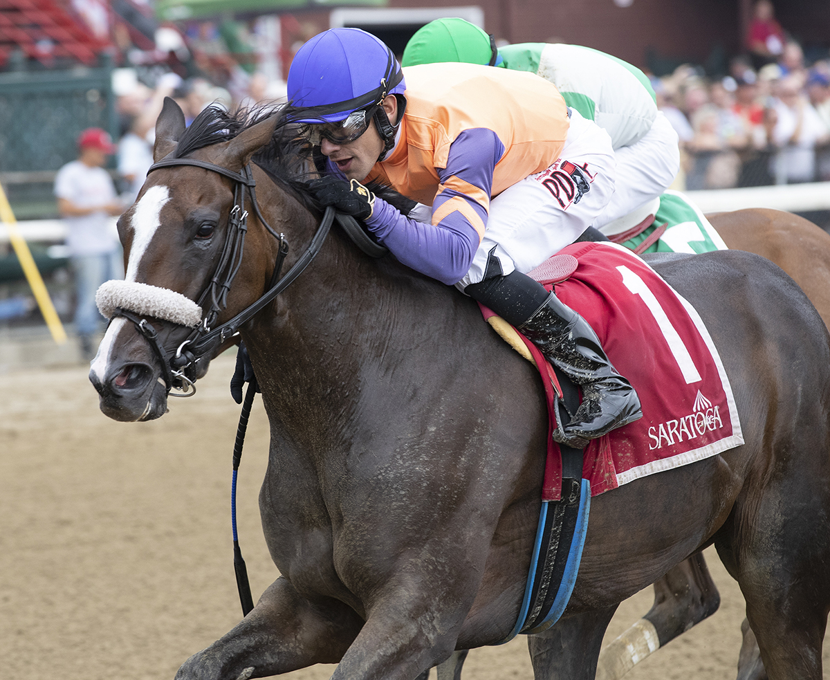 Frostie Anne wins the 2018 Saratoga Dew