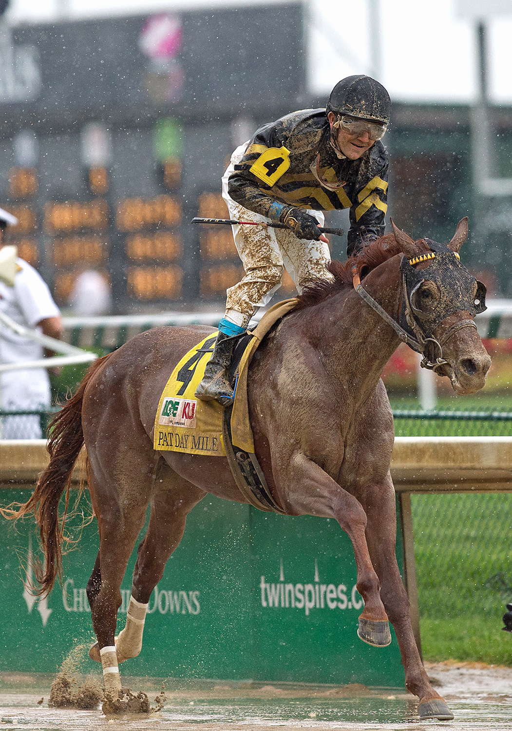 Funny Duck wins the 2018 Pat Day Mile