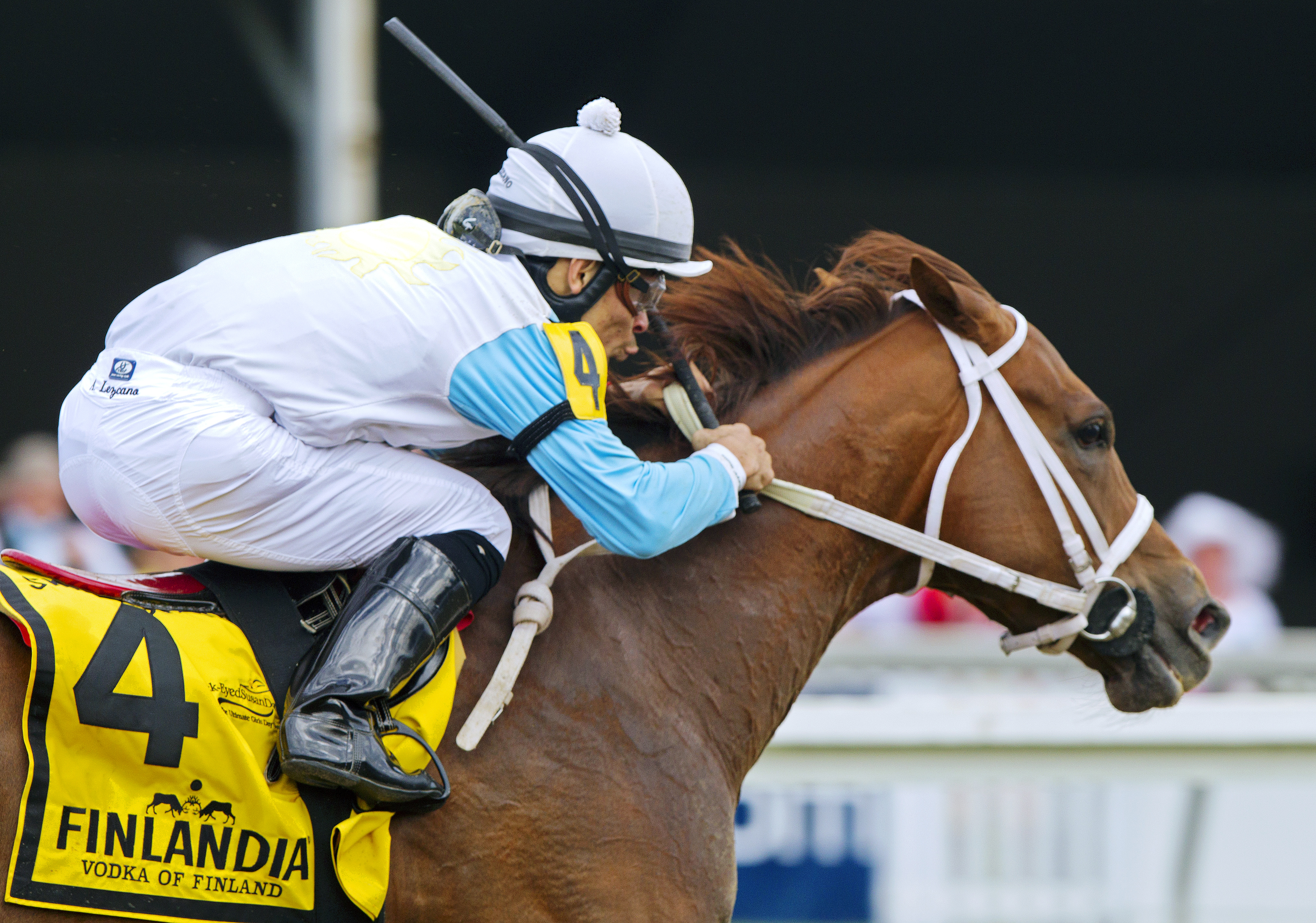 Galiana wins the Skipat Stakes