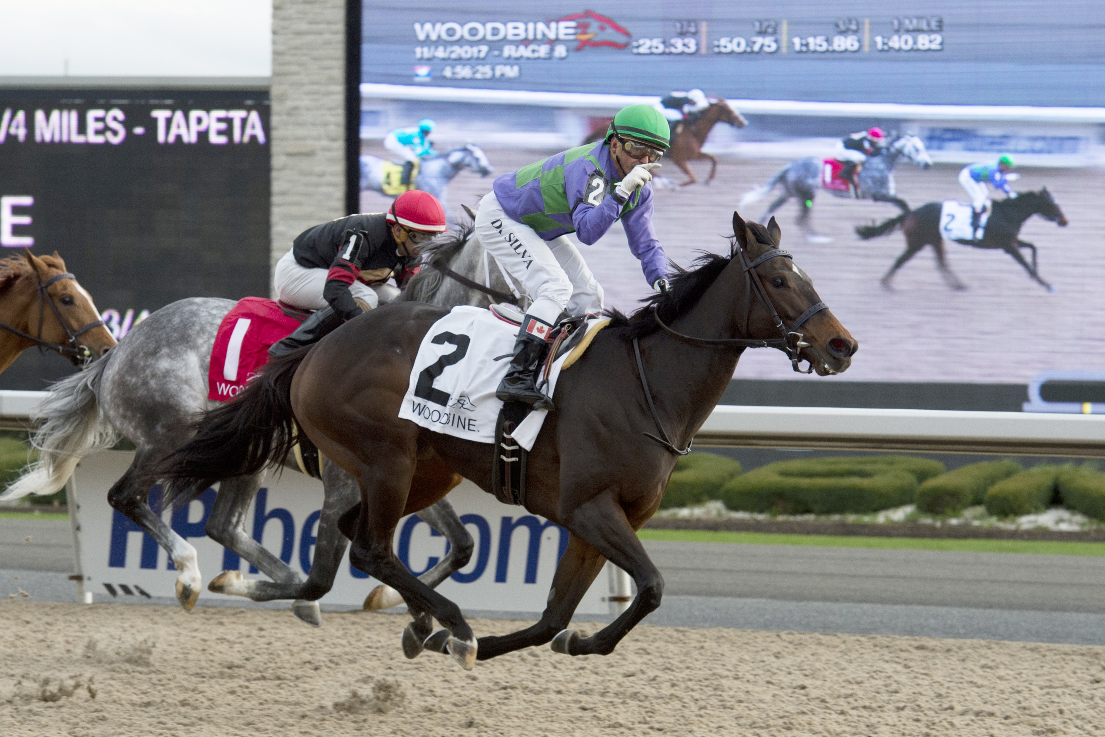 Gamble's Ghost wins the Maple Leaf Stakes