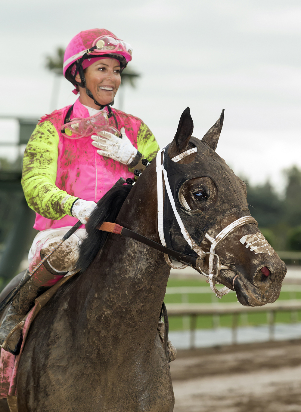 Chantal Sutheralnd gets her 1000th win aboard Giro Candito