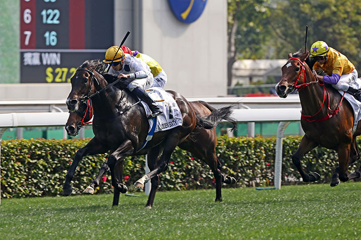 Golden Sixty wins the 2020 Hong Kong Classic Cup at Sha Tin
