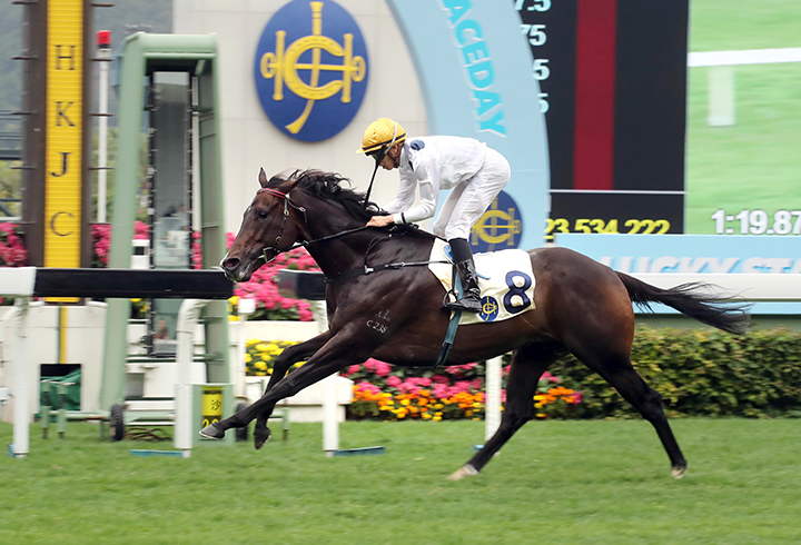 Golden Sixty wins the 2020 Chinese Club Challenge Cup at Sha Tin Racecourse