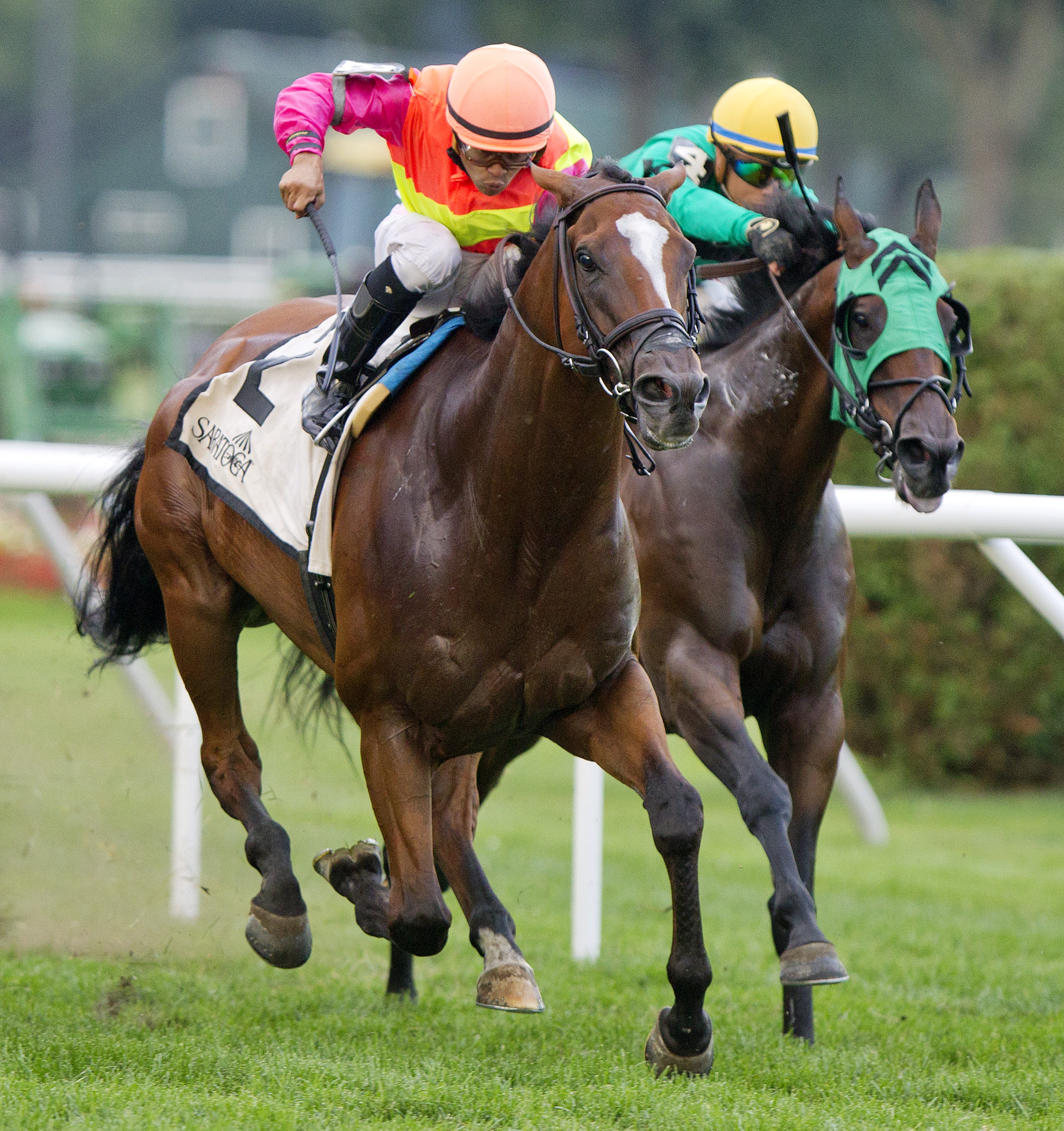 Grand Arch wins the 2015 Fourstardave