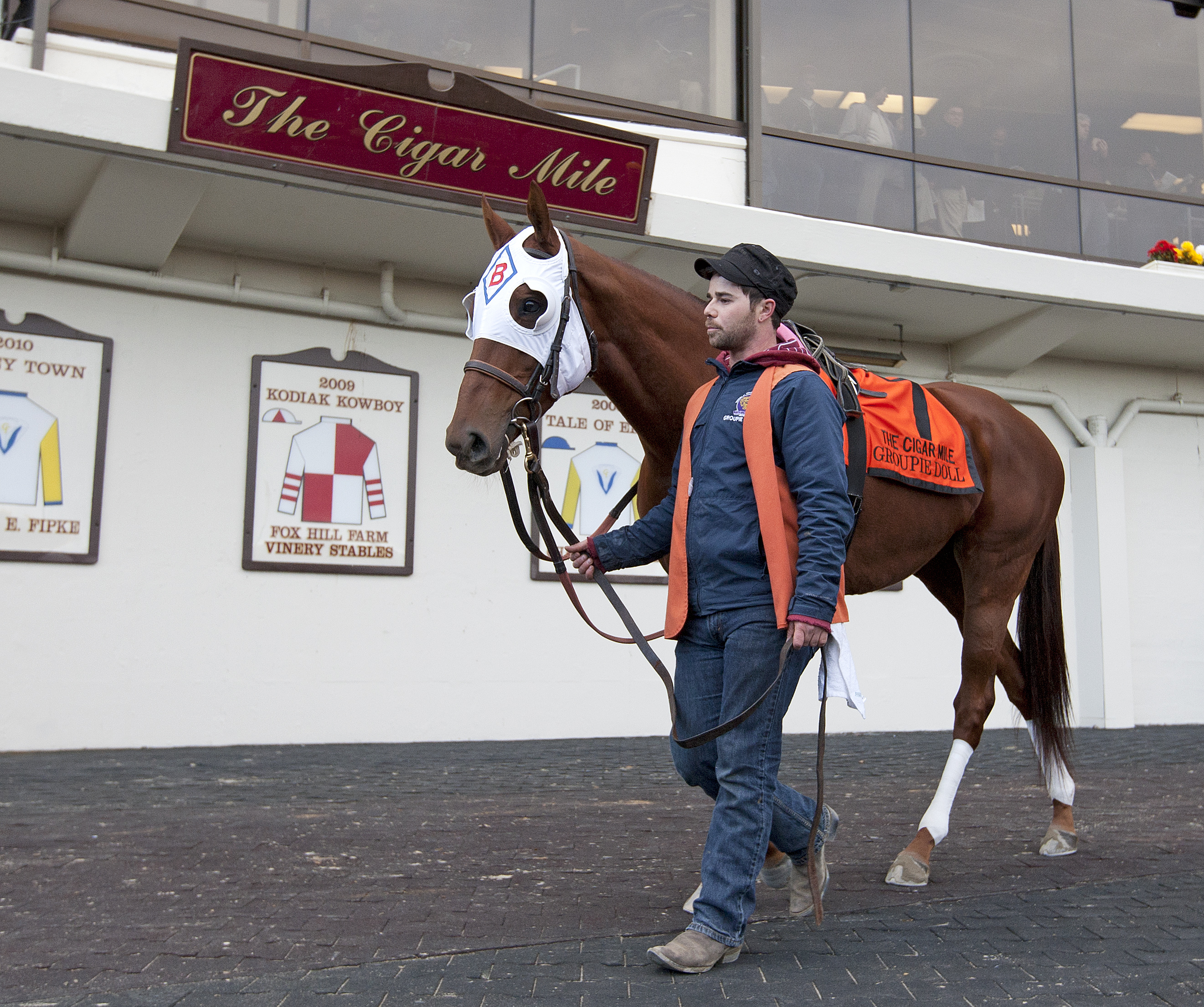 Groupie Doll, Cigar Mile