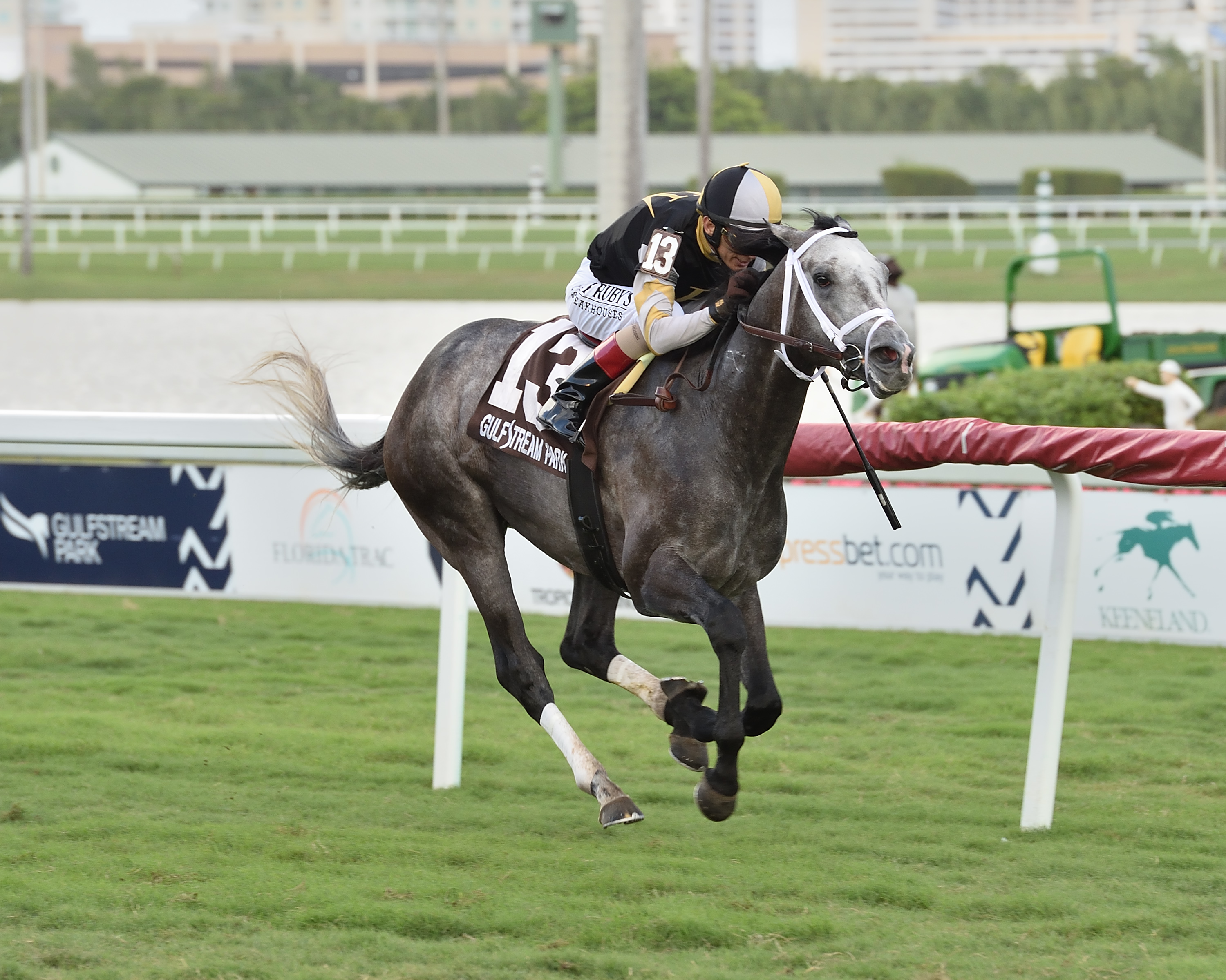 Halladay wins the 2019 Tropical Park Derby