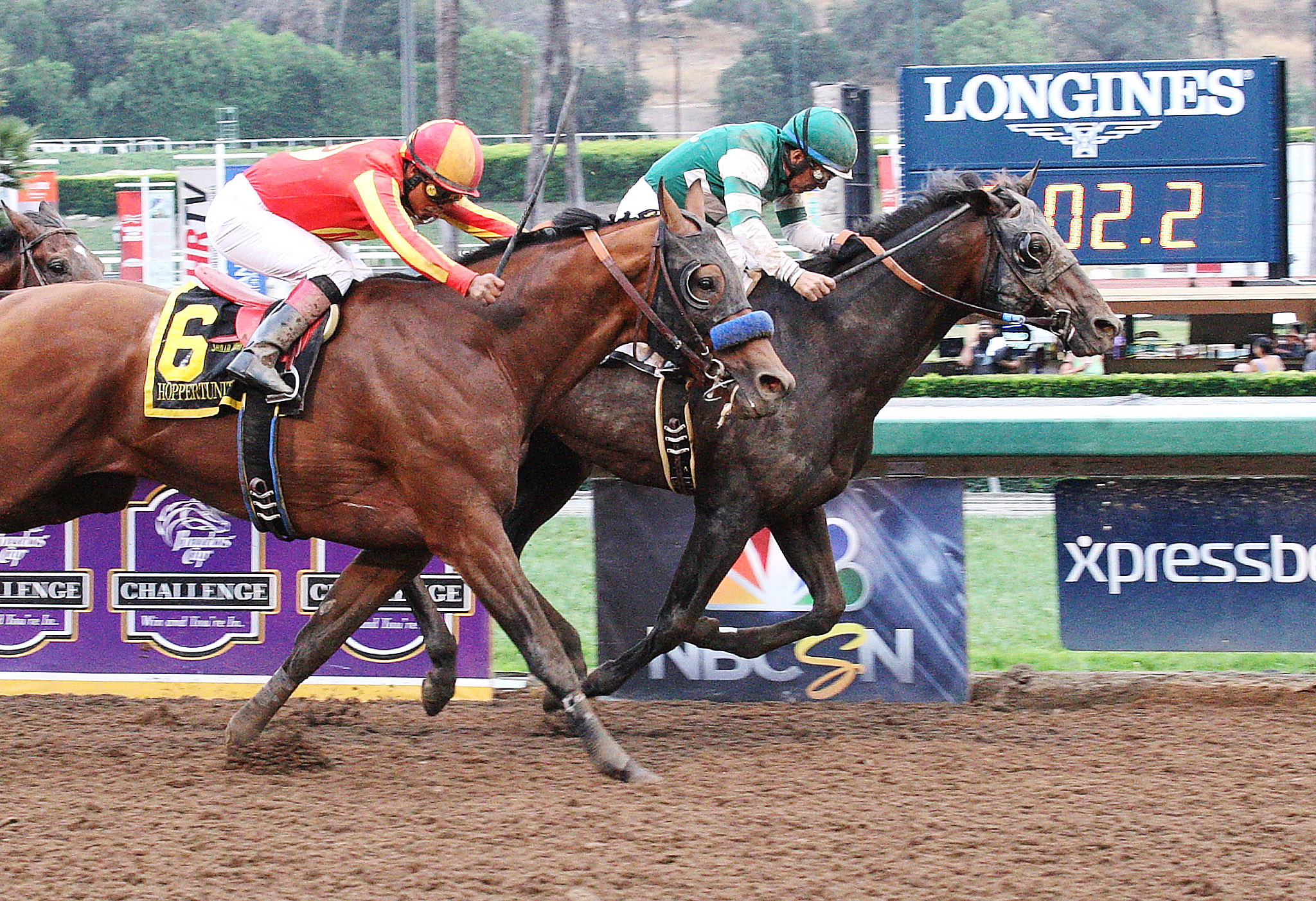 Hard Aces wins the Gold Cup