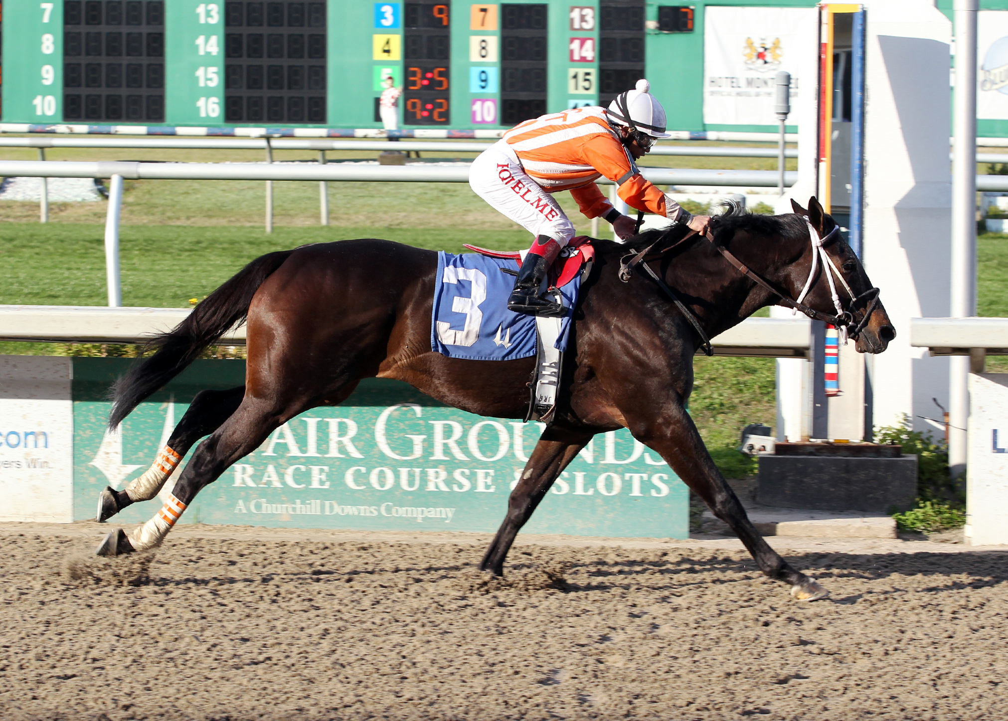 Hard Aces wins the Louisiana Handicap