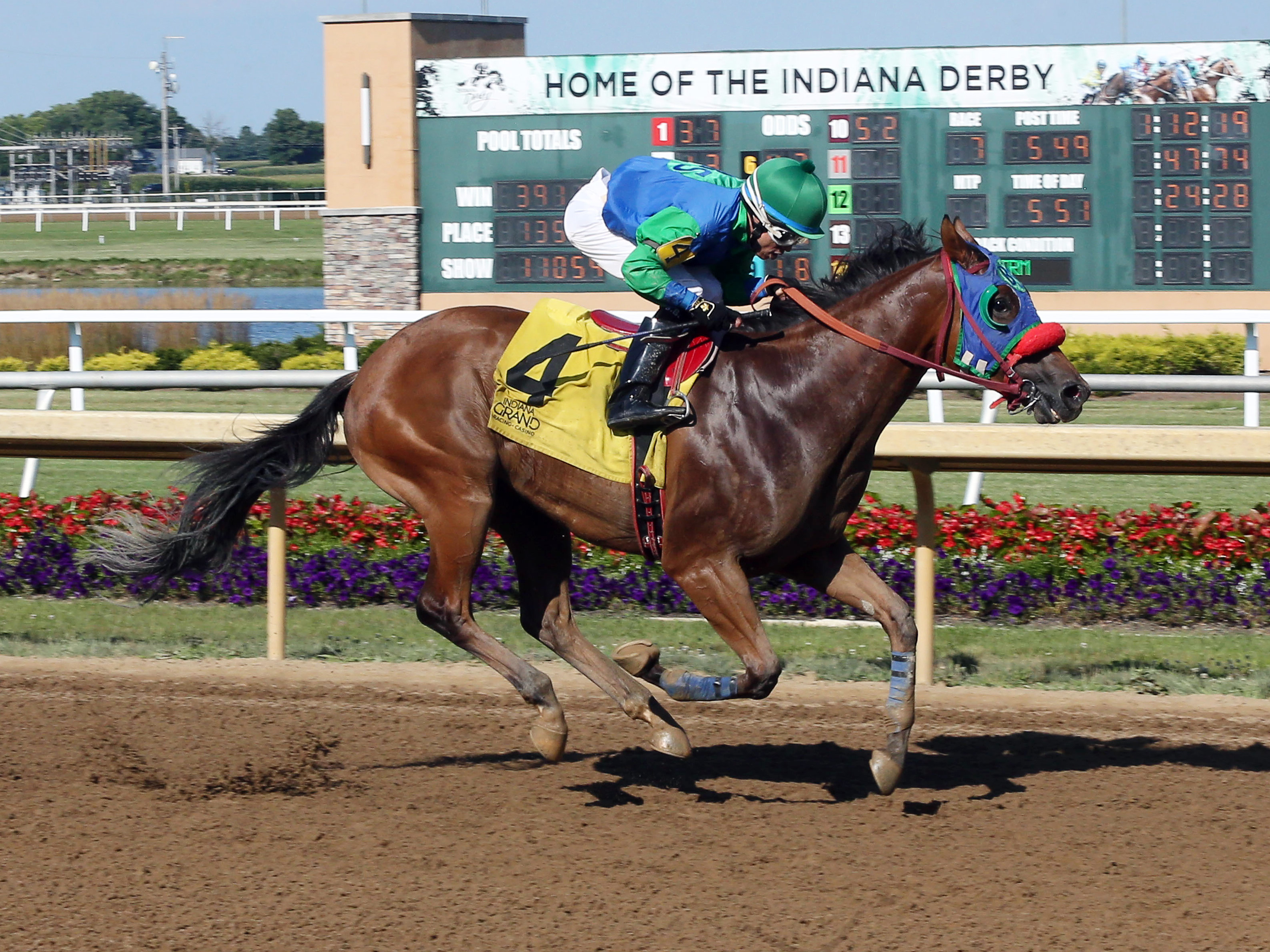Hard Luck Justice wins the 2021 Governor's Stakes at Indiana Grand