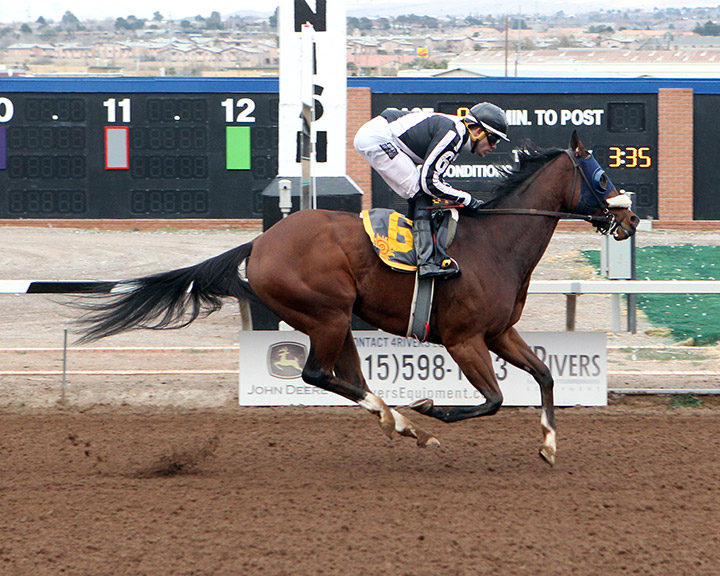 Hardcore Troubador wins the 2018 KLAQ Handicap at Sunland Park