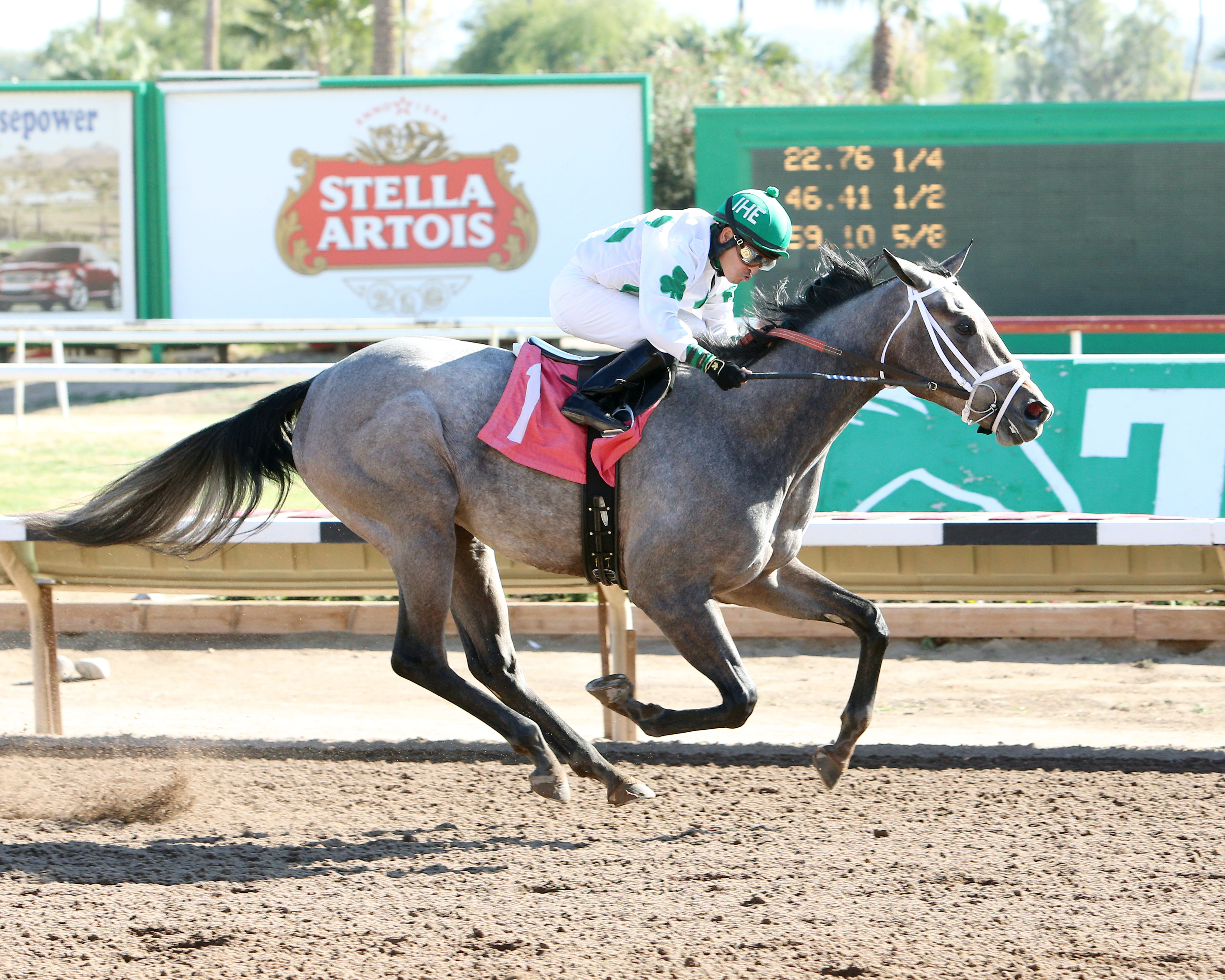 Heidi's in Charge wins the Arizona Breeders' Futurity