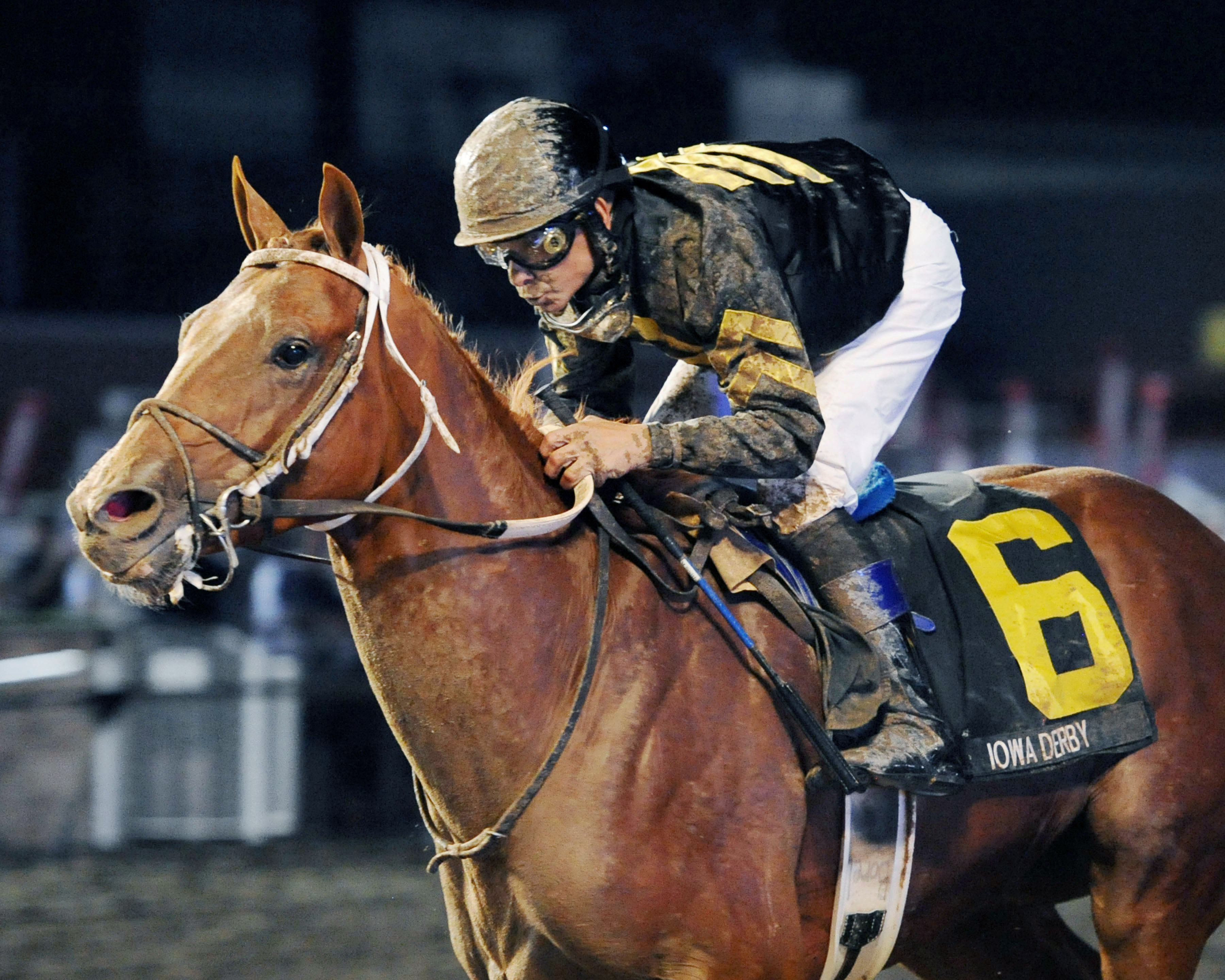 Hence wins the Iowa Derby