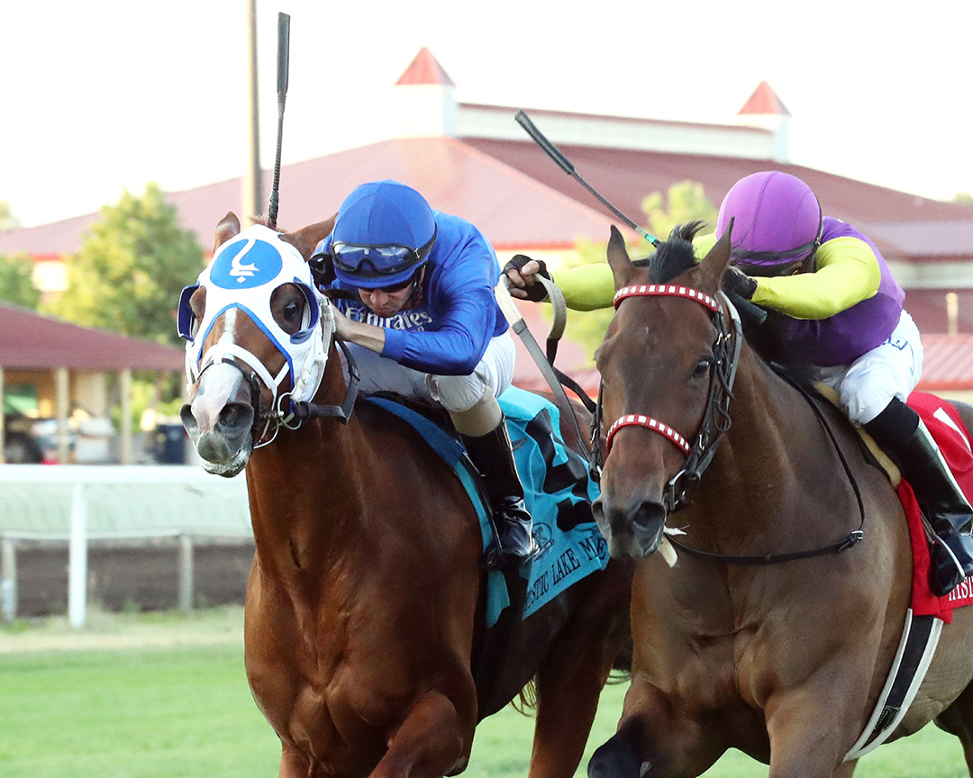 Hieronymus (left) wins the 2021 Mystic Lake Mile at Canterbury Park