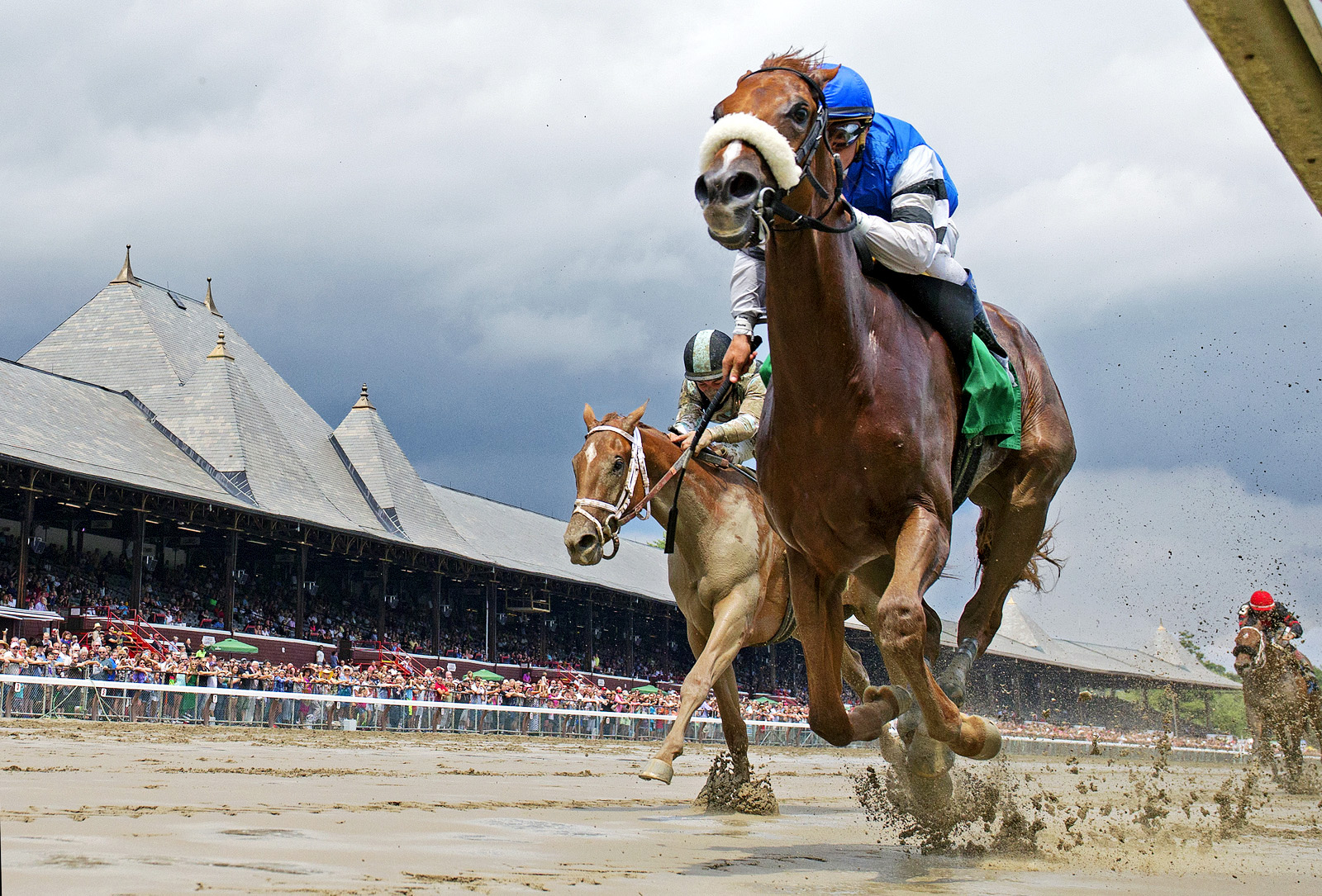 High Dollar Woman wins a maiden race