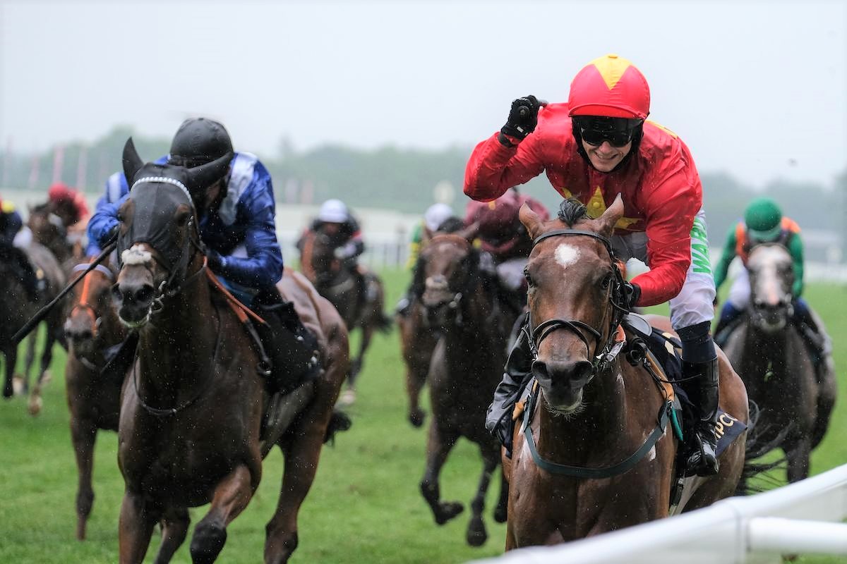 Highfield Princess (right) wins the Buckingham Palace Handicap at Royal Ascot June 17 2021