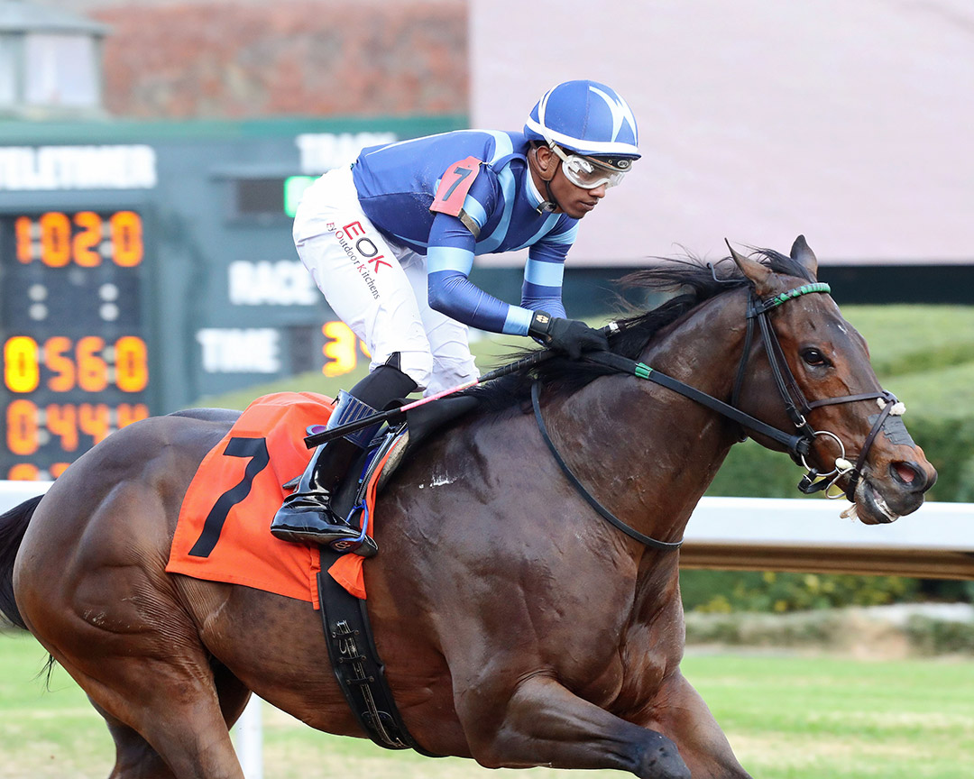 Hollis sets a new track record winning a Dec. 10 allowance at Oaklawn
