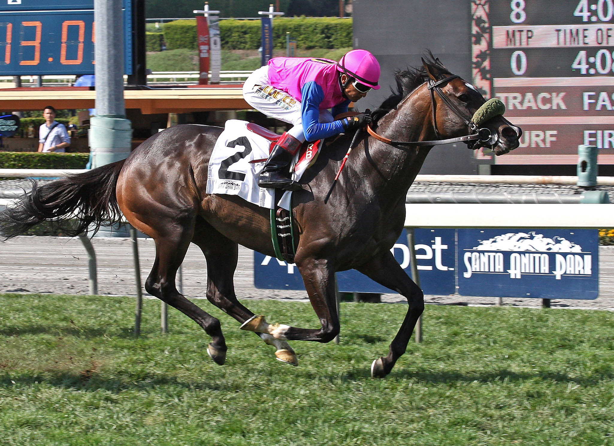 Home Journey wins the Las Cienegas Stakes
